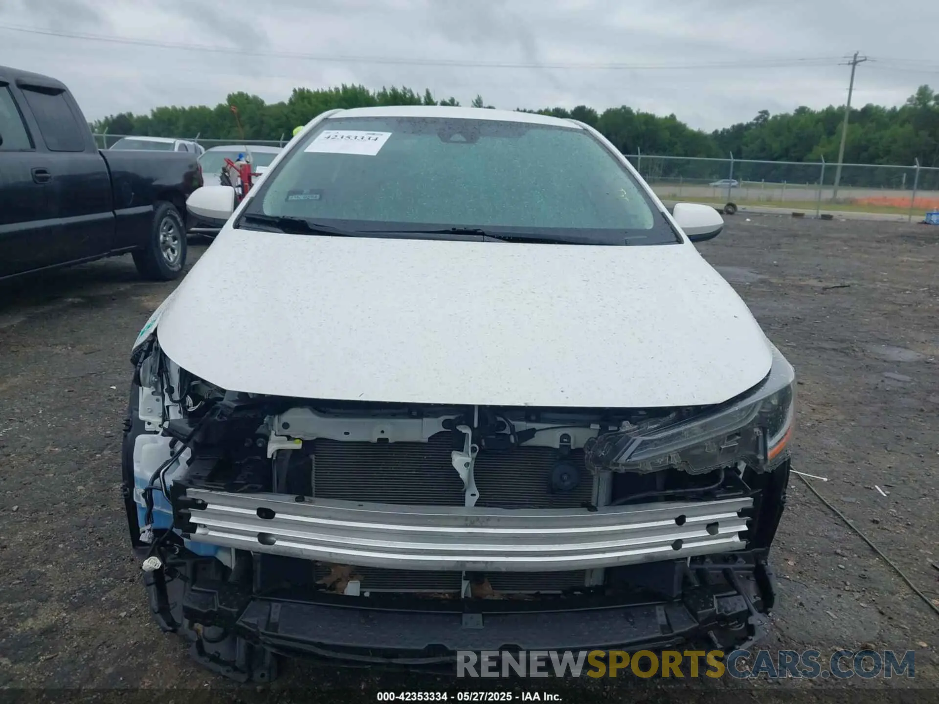 13 Photograph of a damaged car 5YFEPRAE3LP075222 TOYOTA COROLLA 2020