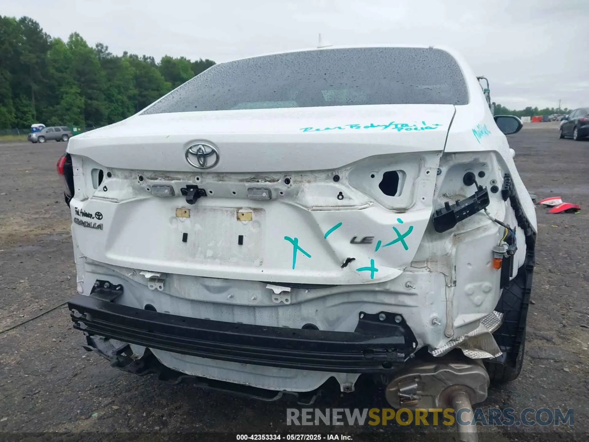 18 Photograph of a damaged car 5YFEPRAE3LP075222 TOYOTA COROLLA 2020