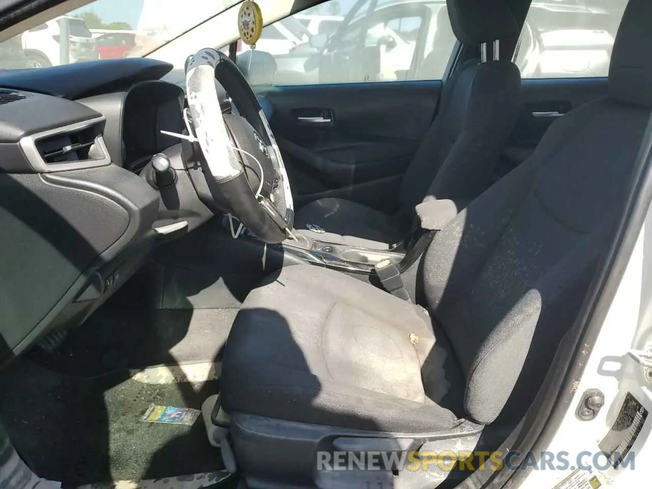 7 Photograph of a damaged car 5YFEPRAE3LP077827 TOYOTA COROLLA 2020