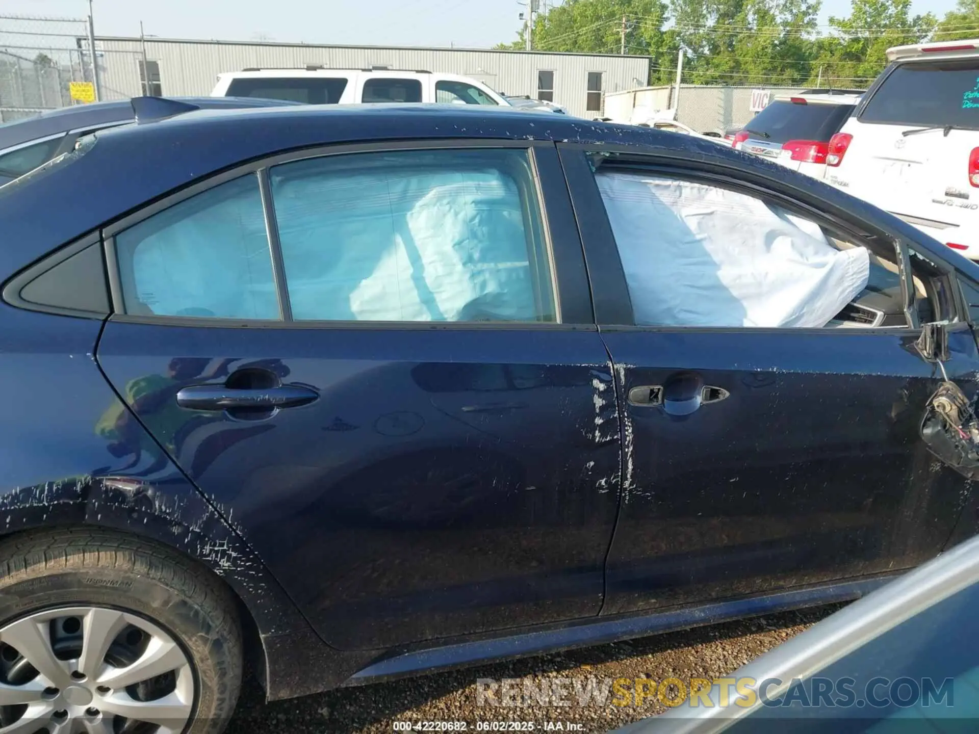 13 Photograph of a damaged car 5YFEPRAE3LP078766 TOYOTA COROLLA 2020