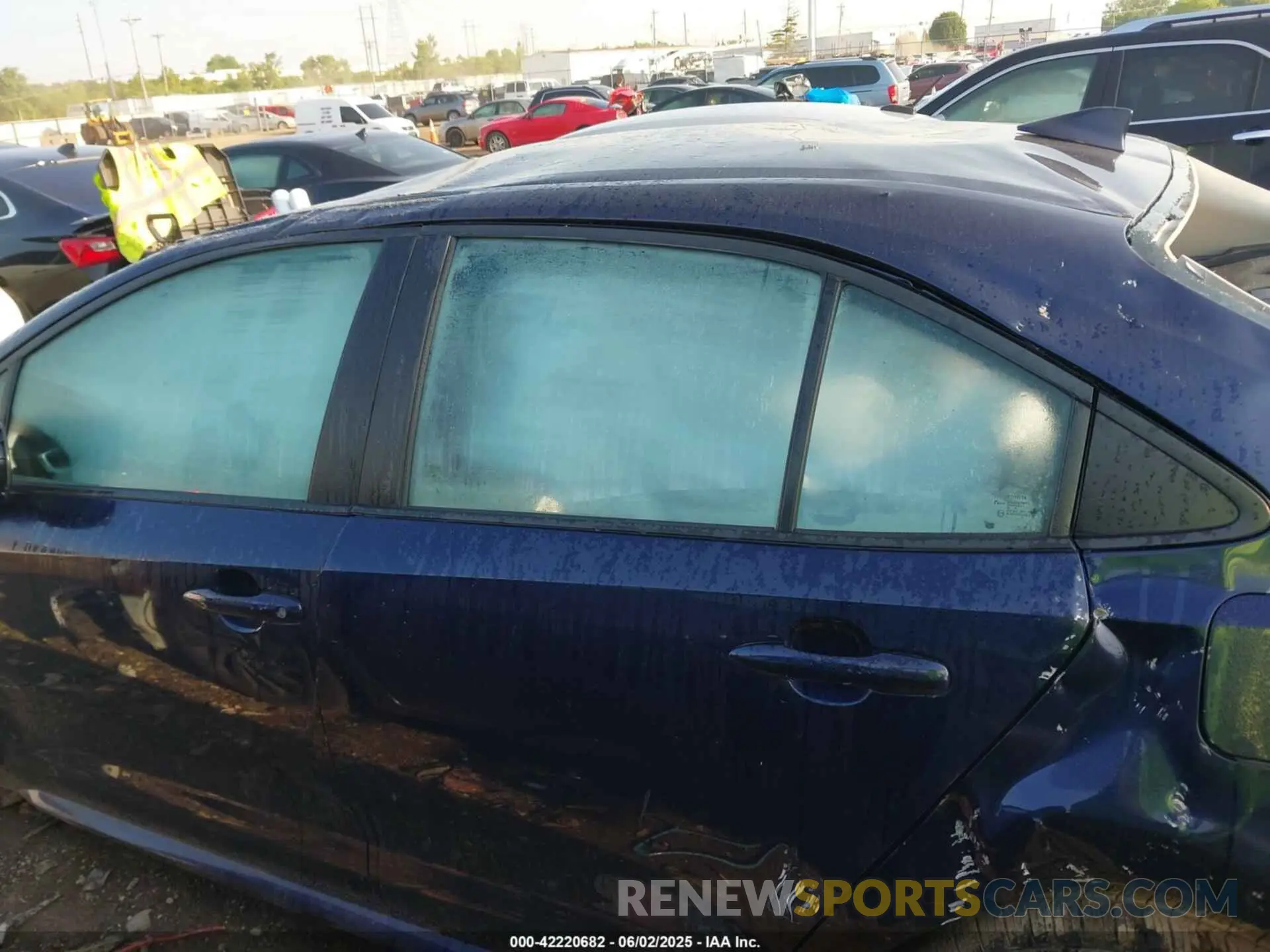14 Photograph of a damaged car 5YFEPRAE3LP078766 TOYOTA COROLLA 2020