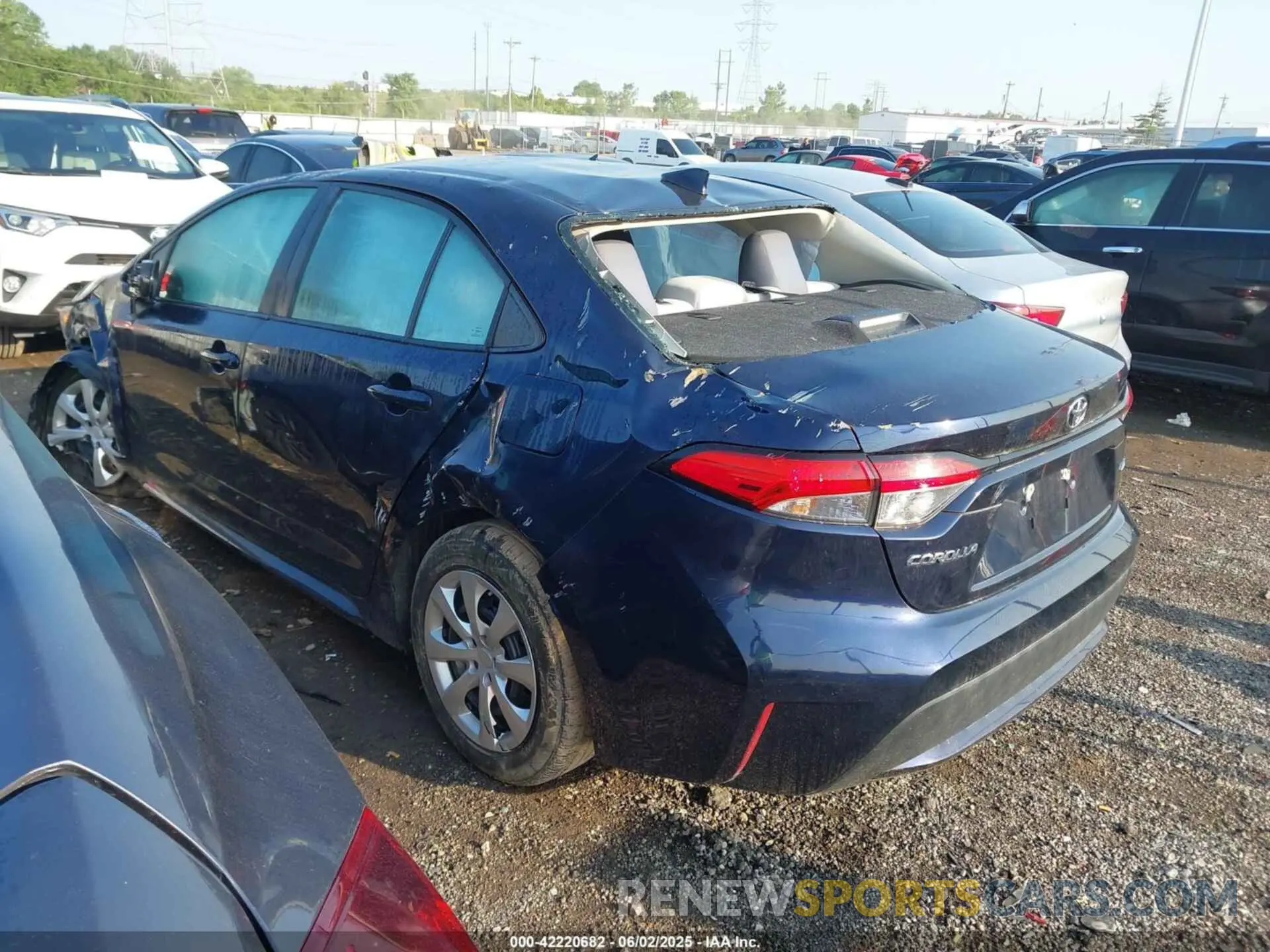 3 Photograph of a damaged car 5YFEPRAE3LP078766 TOYOTA COROLLA 2020