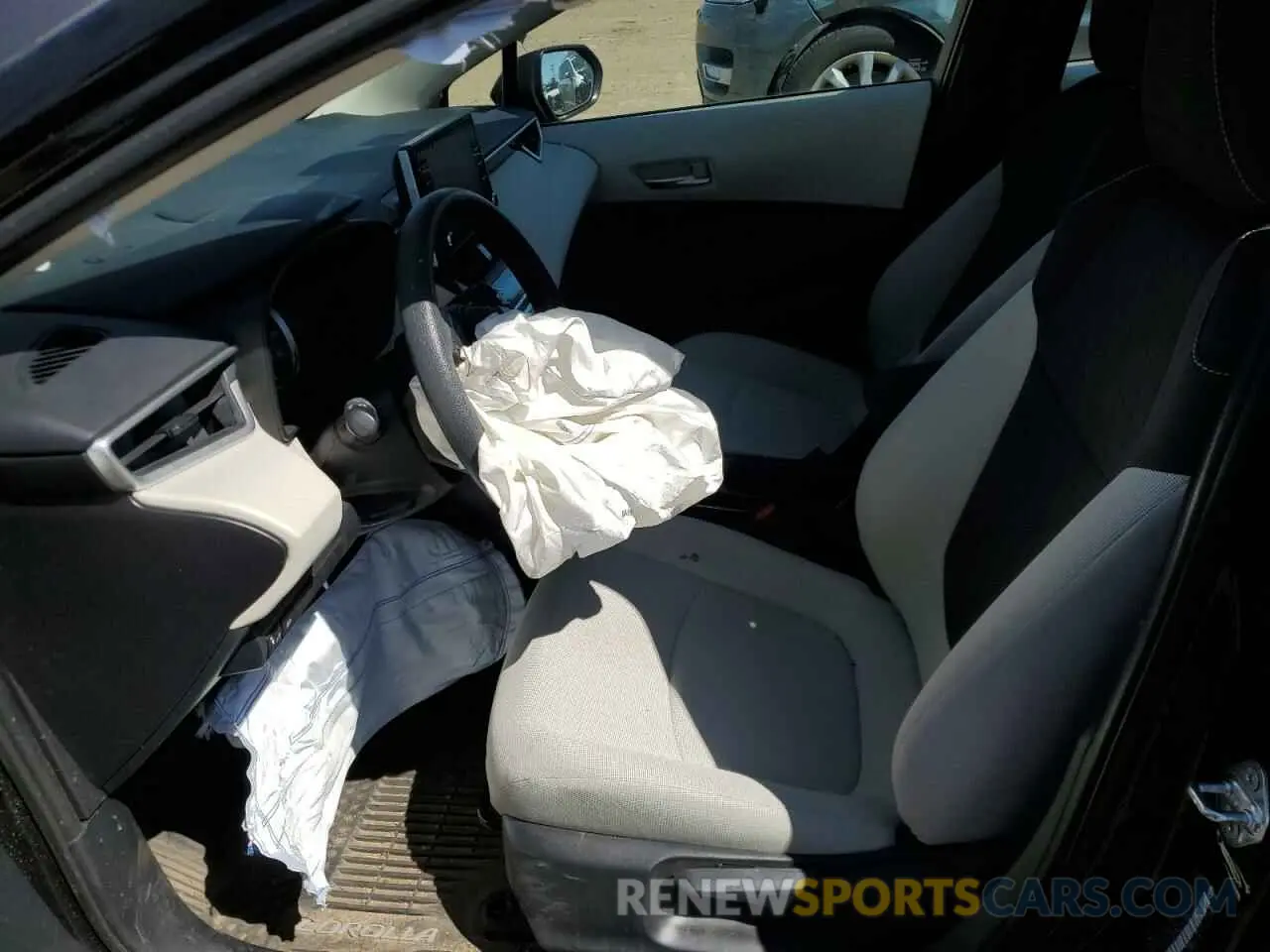 7 Photograph of a damaged car 5YFEPRAE3LP080937 TOYOTA COROLLA 2020