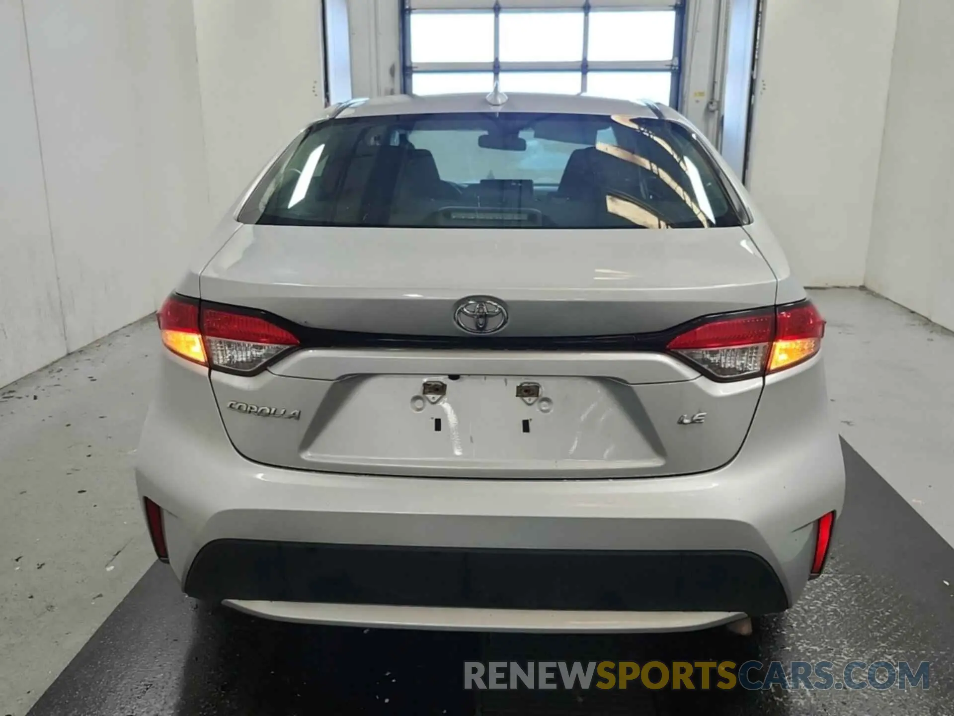 19 Photograph of a damaged car 5YFEPRAE3LP082056 TOYOTA COROLLA 2020