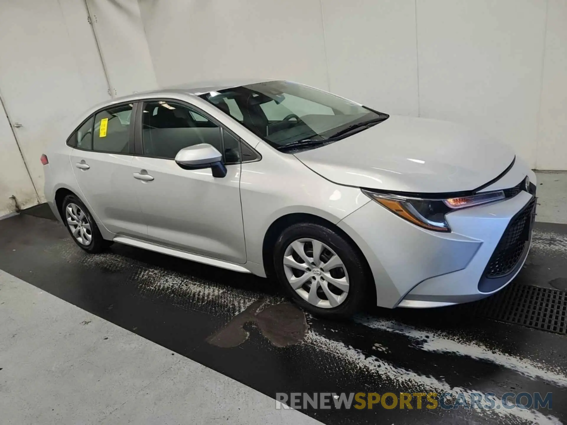 9 Photograph of a damaged car 5YFEPRAE3LP082056 TOYOTA COROLLA 2020