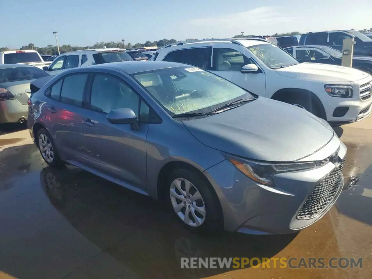 4 Photograph of a damaged car 5YFEPRAE3LP082431 TOYOTA COROLLA 2020