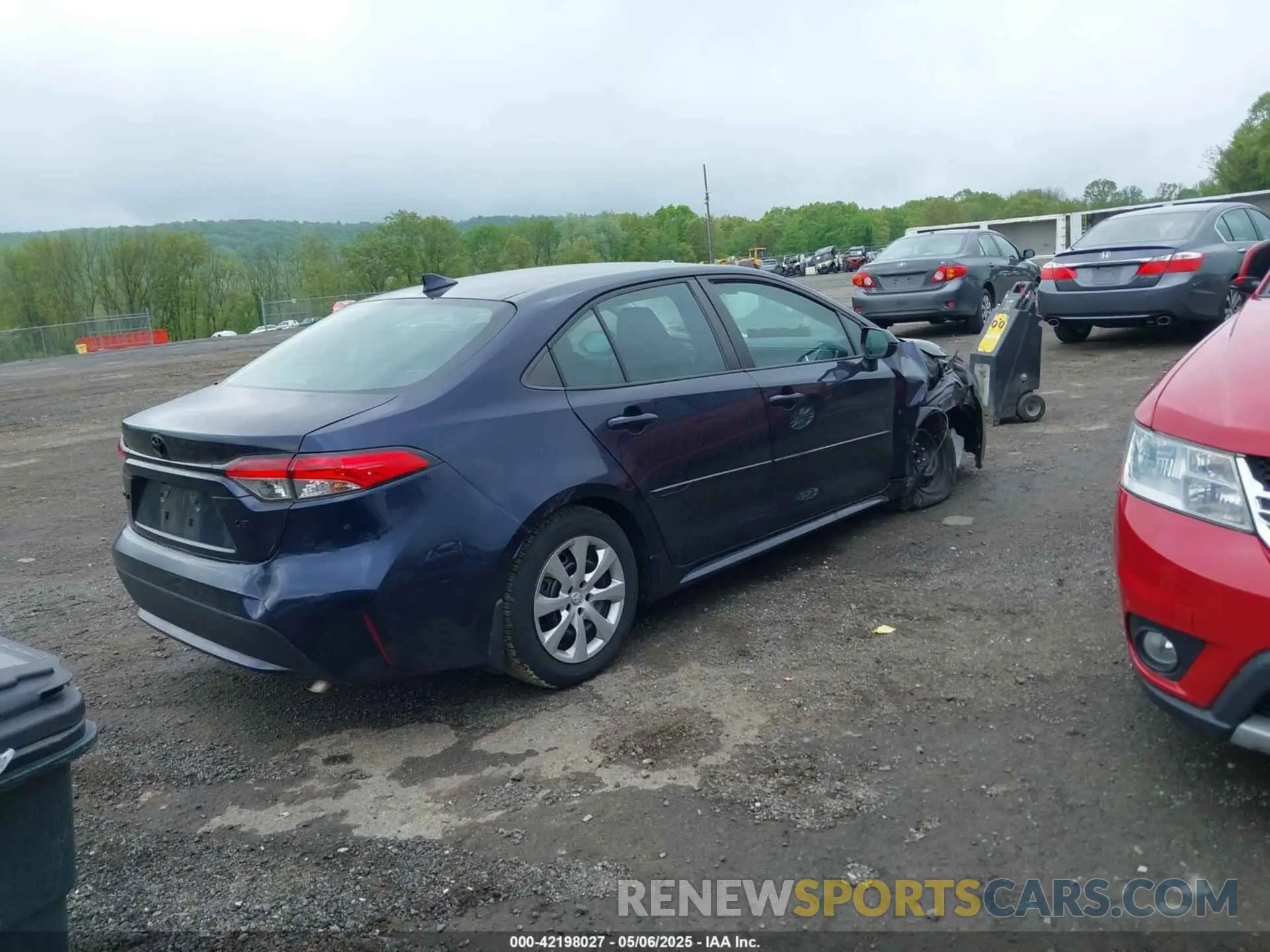 4 Photograph of a damaged car 5YFEPRAE3LP084227 TOYOTA COROLLA 2020