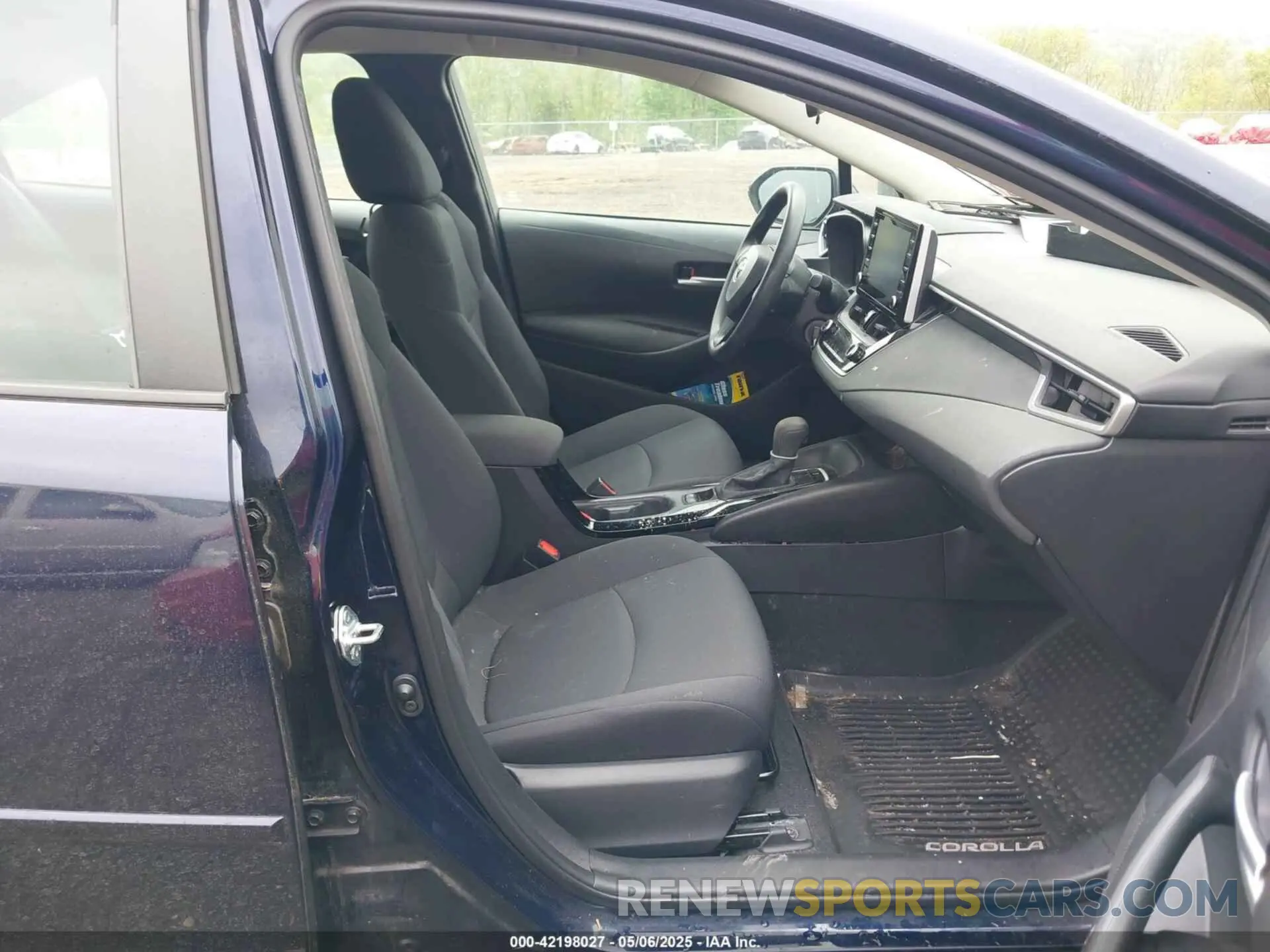 5 Photograph of a damaged car 5YFEPRAE3LP084227 TOYOTA COROLLA 2020