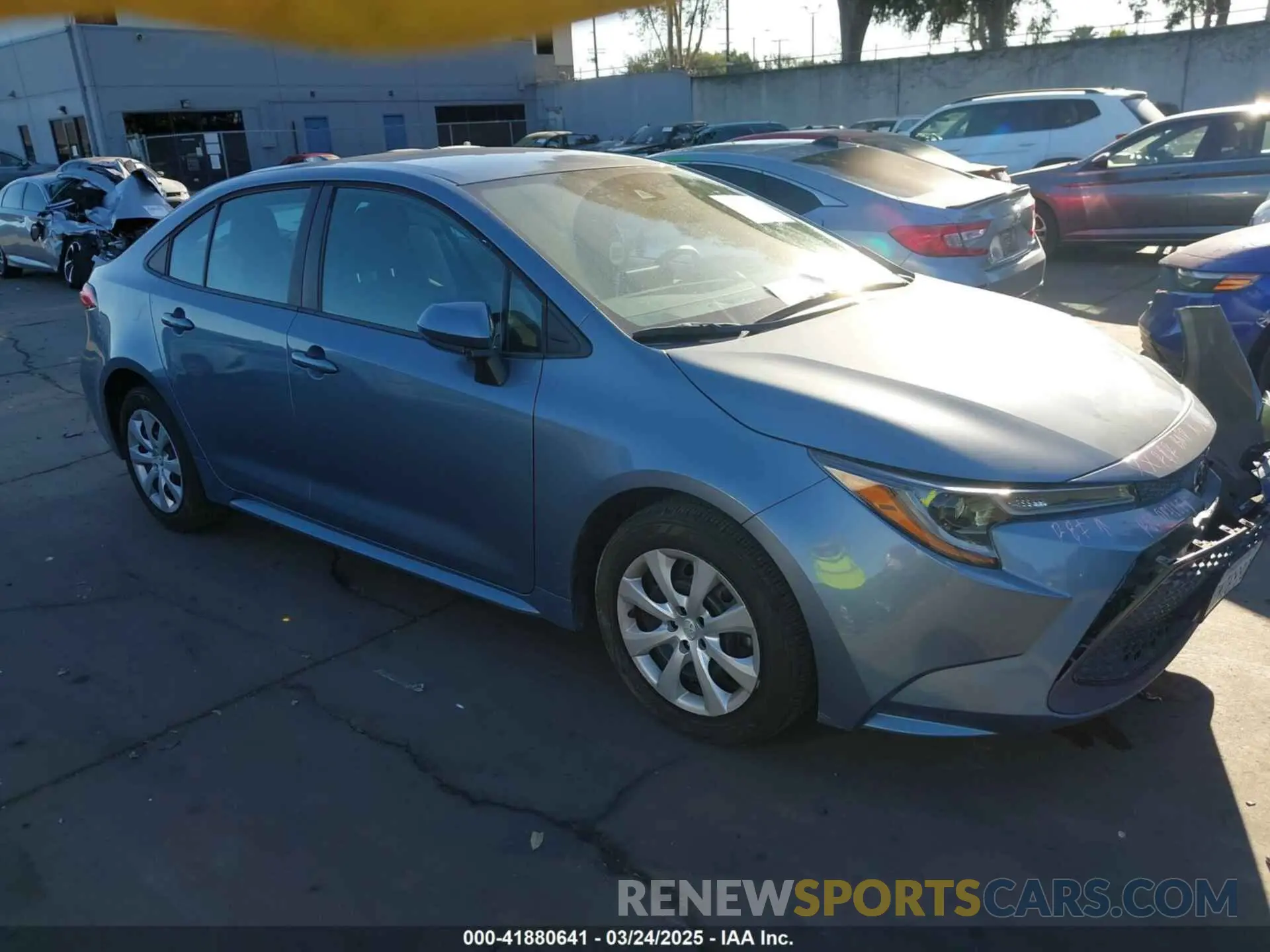 1 Photograph of a damaged car 5YFEPRAE3LP098127 TOYOTA COROLLA 2020