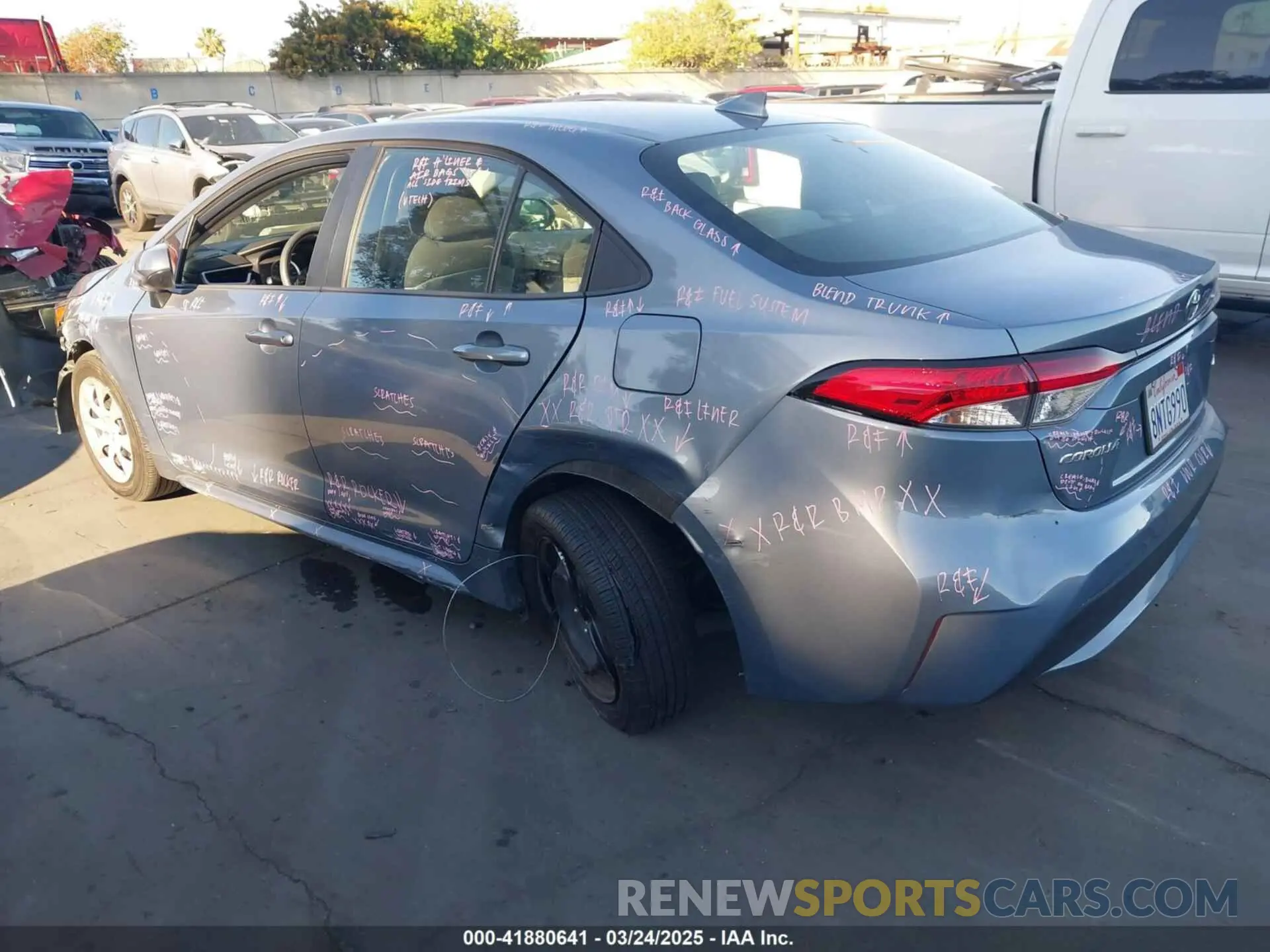 3 Photograph of a damaged car 5YFEPRAE3LP098127 TOYOTA COROLLA 2020