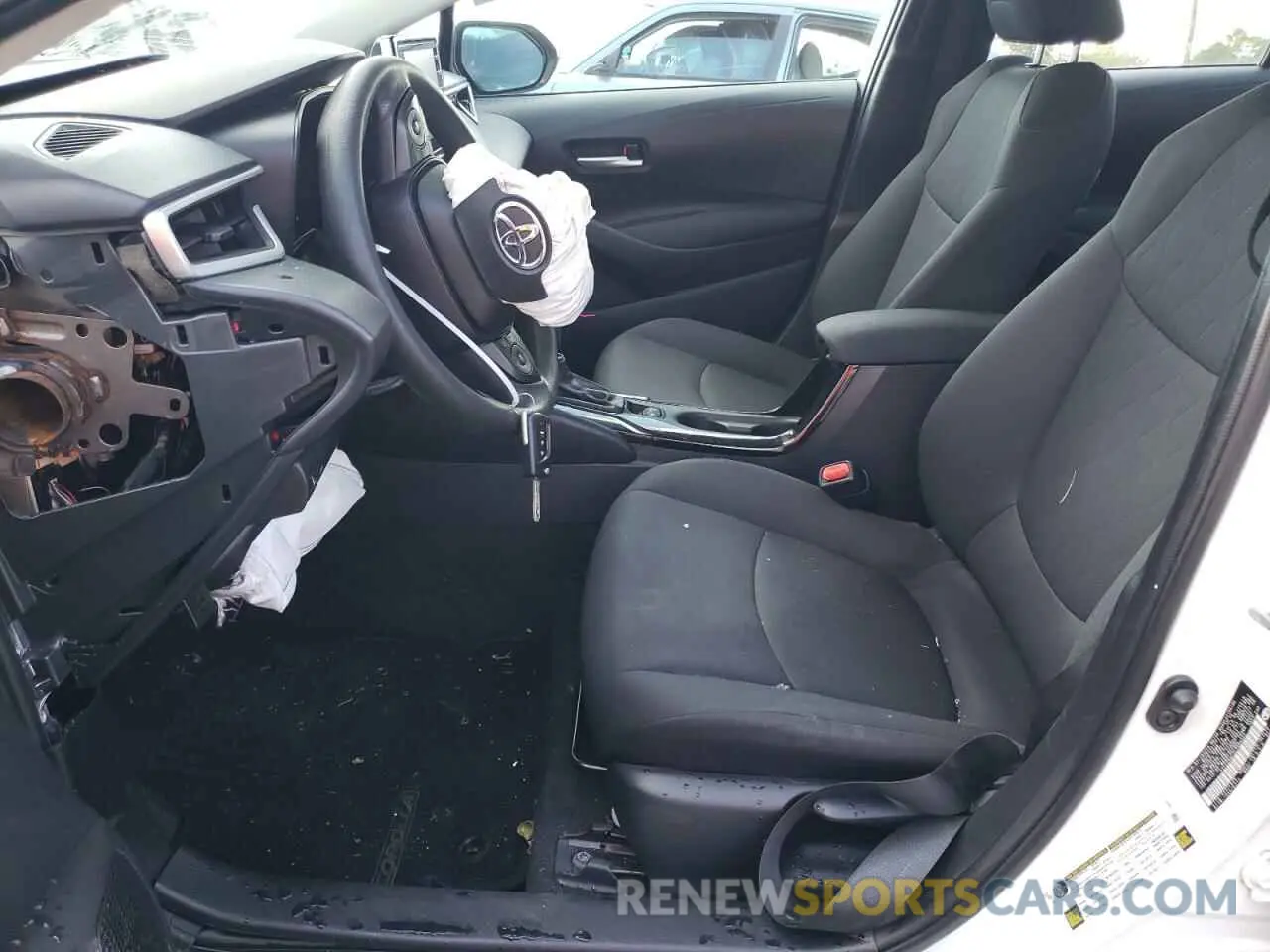 7 Photograph of a damaged car 5YFEPRAE3LP098323 TOYOTA COROLLA 2020