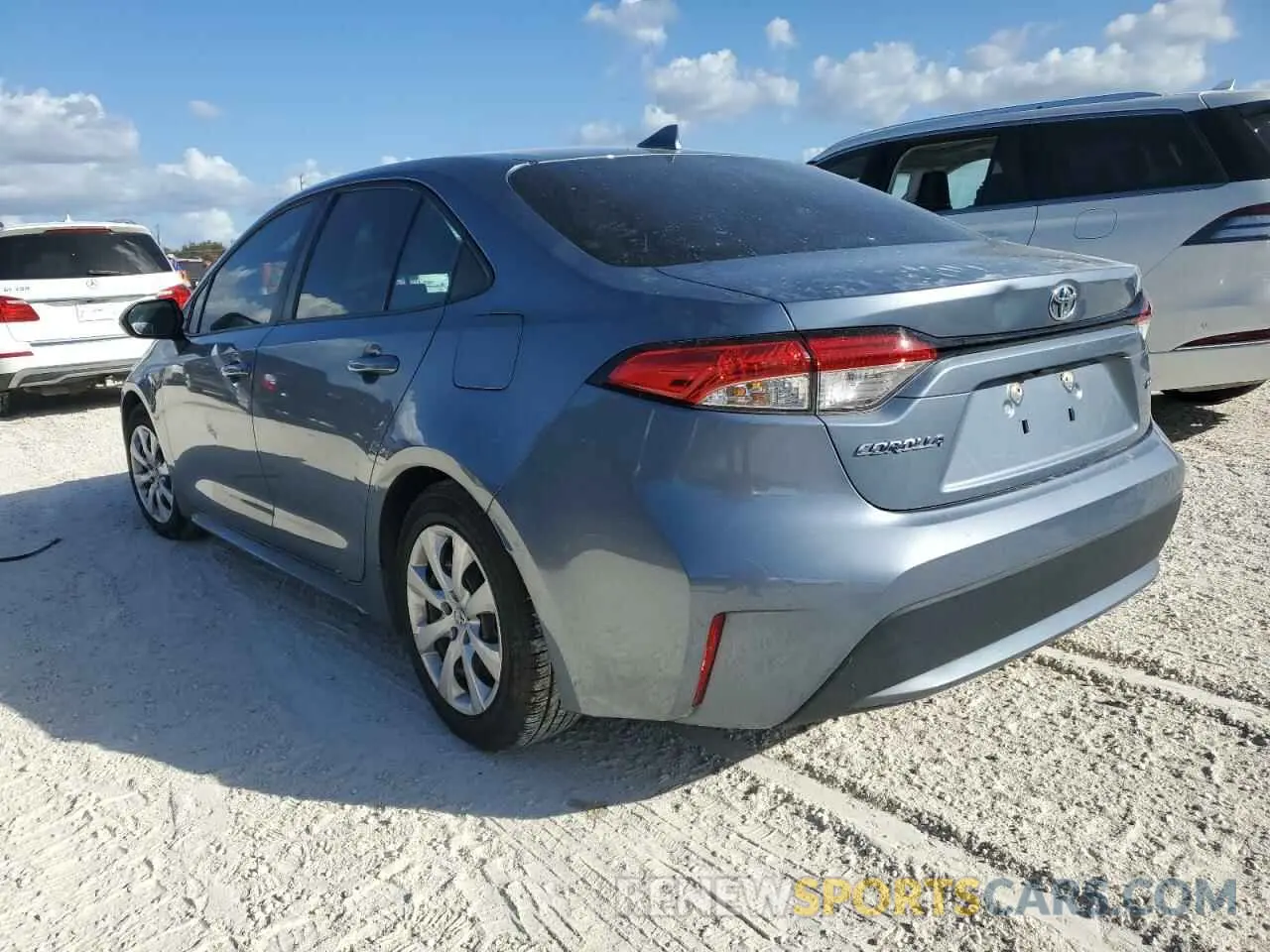 2 Photograph of a damaged car 5YFEPRAE3LP099343 TOYOTA COROLLA 2020
