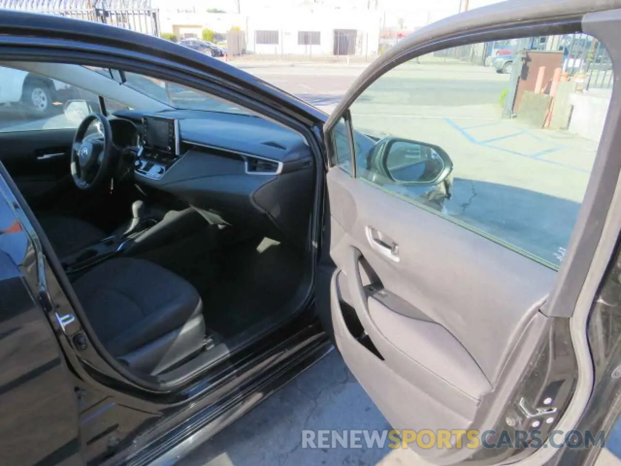 5 Photograph of a damaged car 5YFEPRAE3LP100393 TOYOTA COROLLA 2020