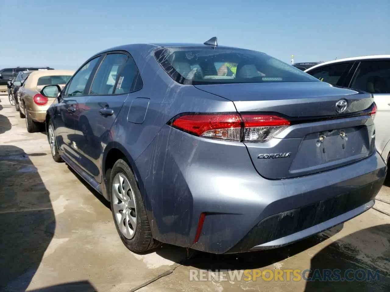 3 Photograph of a damaged car 5YFEPRAE3LP103472 TOYOTA COROLLA 2020