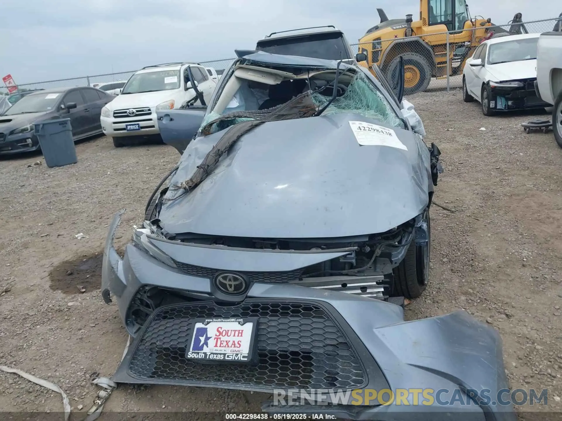 13 Photograph of a damaged car 5YFEPRAE3LP107621 TOYOTA COROLLA 2020