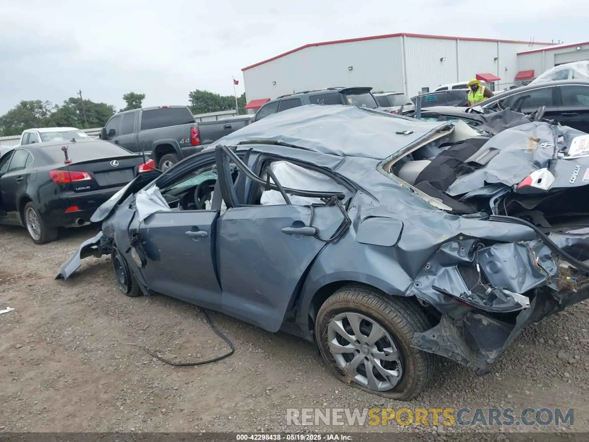 15 Photograph of a damaged car 5YFEPRAE3LP107621 TOYOTA COROLLA 2020