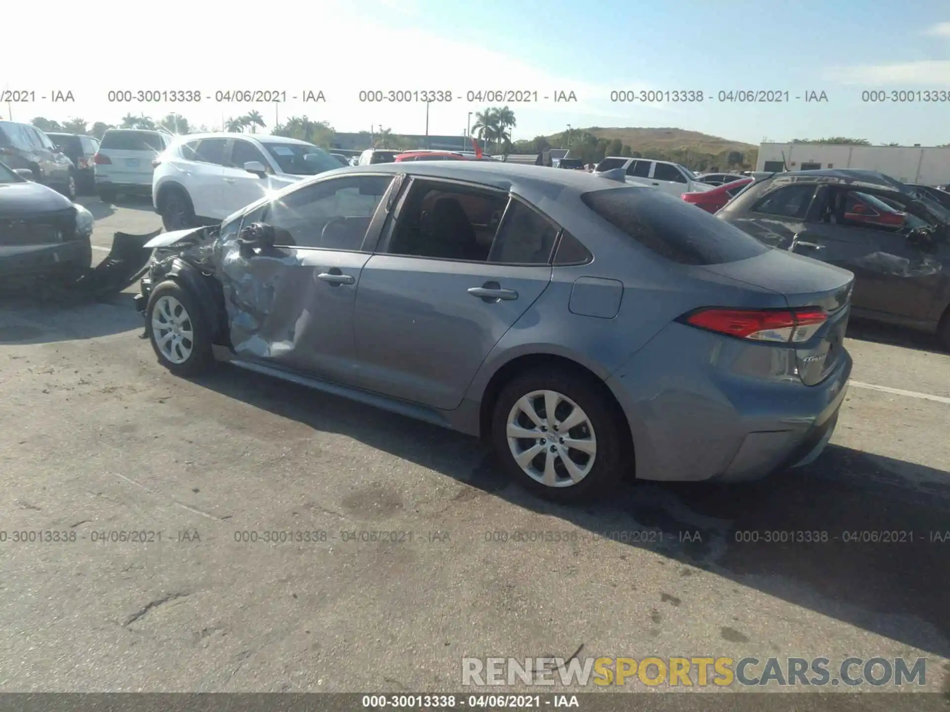 3 Photograph of a damaged car 5YFEPRAE3LP113337 TOYOTA COROLLA 2020