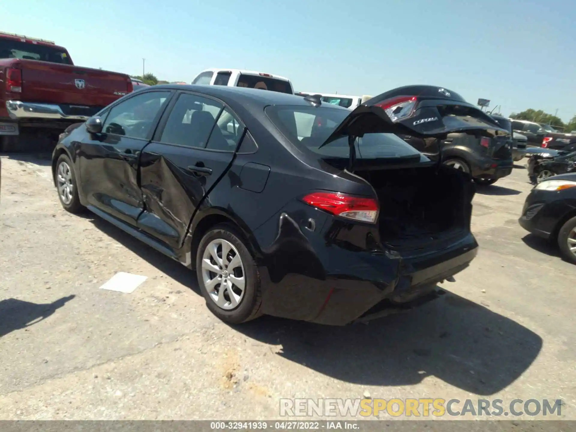 3 Photograph of a damaged car 5YFEPRAE3LP120398 TOYOTA COROLLA 2020