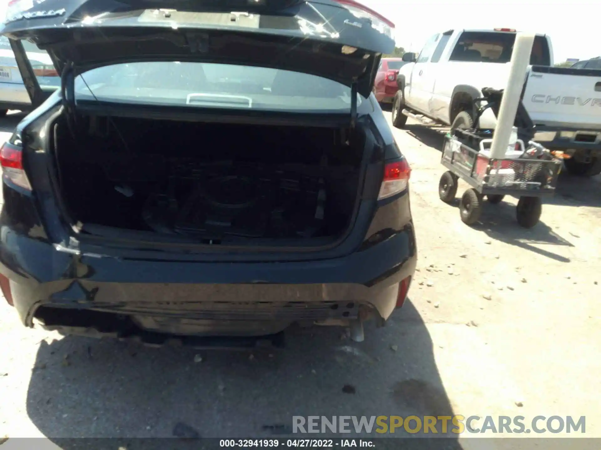 6 Photograph of a damaged car 5YFEPRAE3LP120398 TOYOTA COROLLA 2020