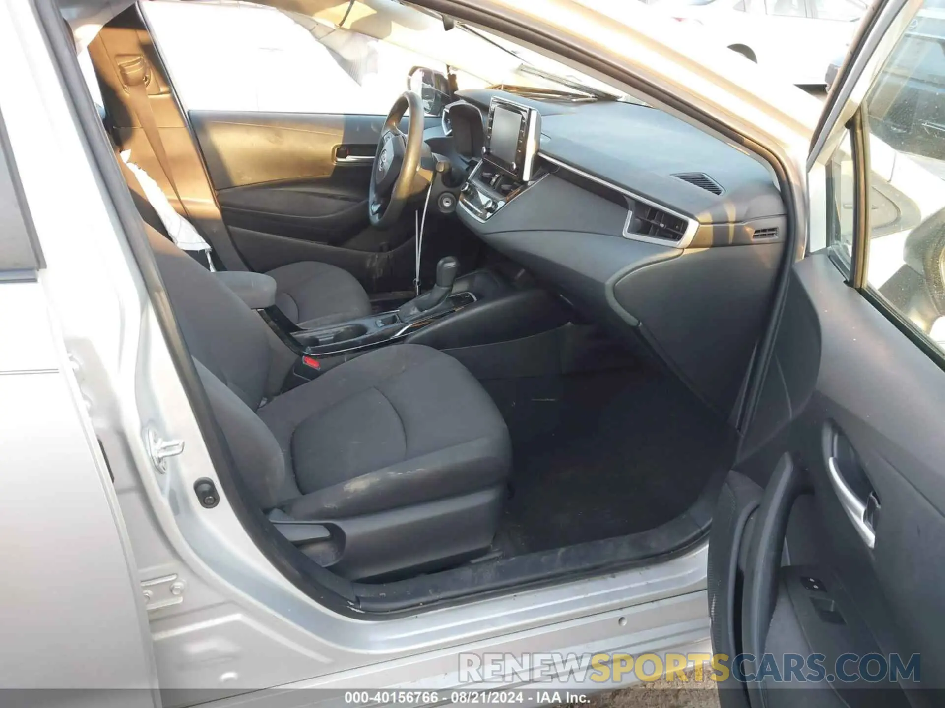 5 Photograph of a damaged car 5YFEPRAE3LP127738 TOYOTA COROLLA 2020
