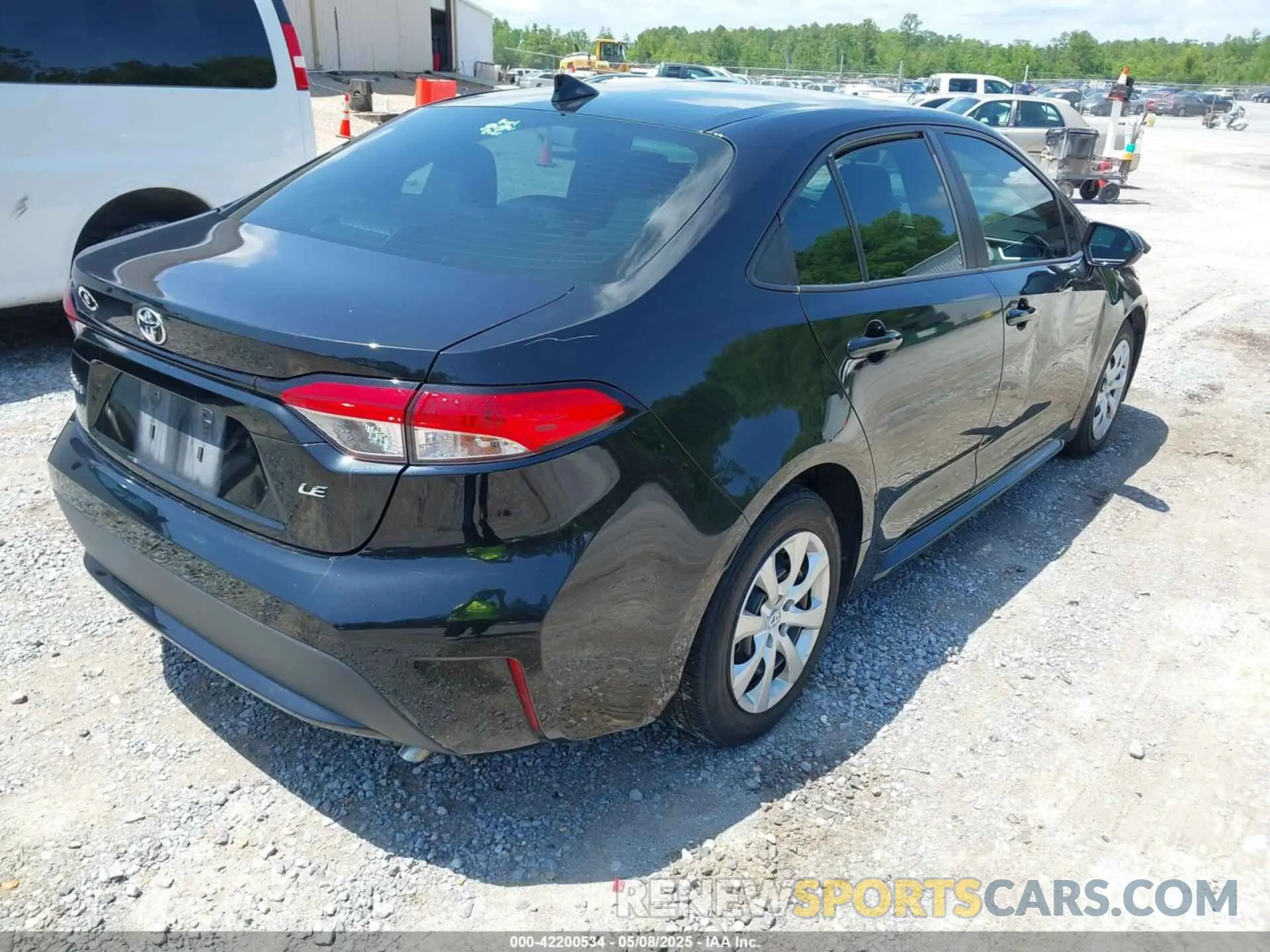 4 Photograph of a damaged car 5YFEPRAE3LP130476 TOYOTA COROLLA 2020