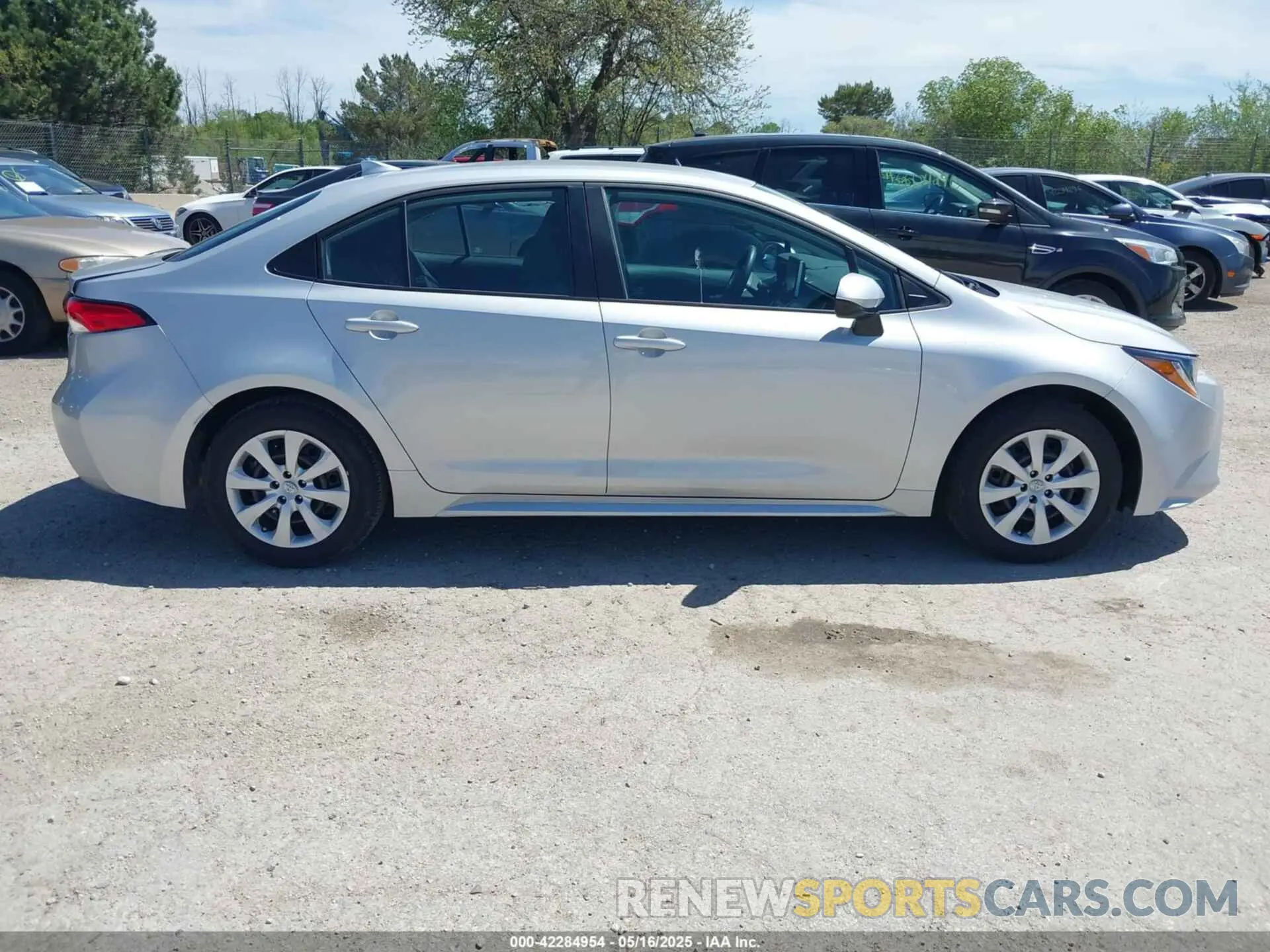 13 Photograph of a damaged car 5YFEPRAE3LP133698 TOYOTA COROLLA 2020
