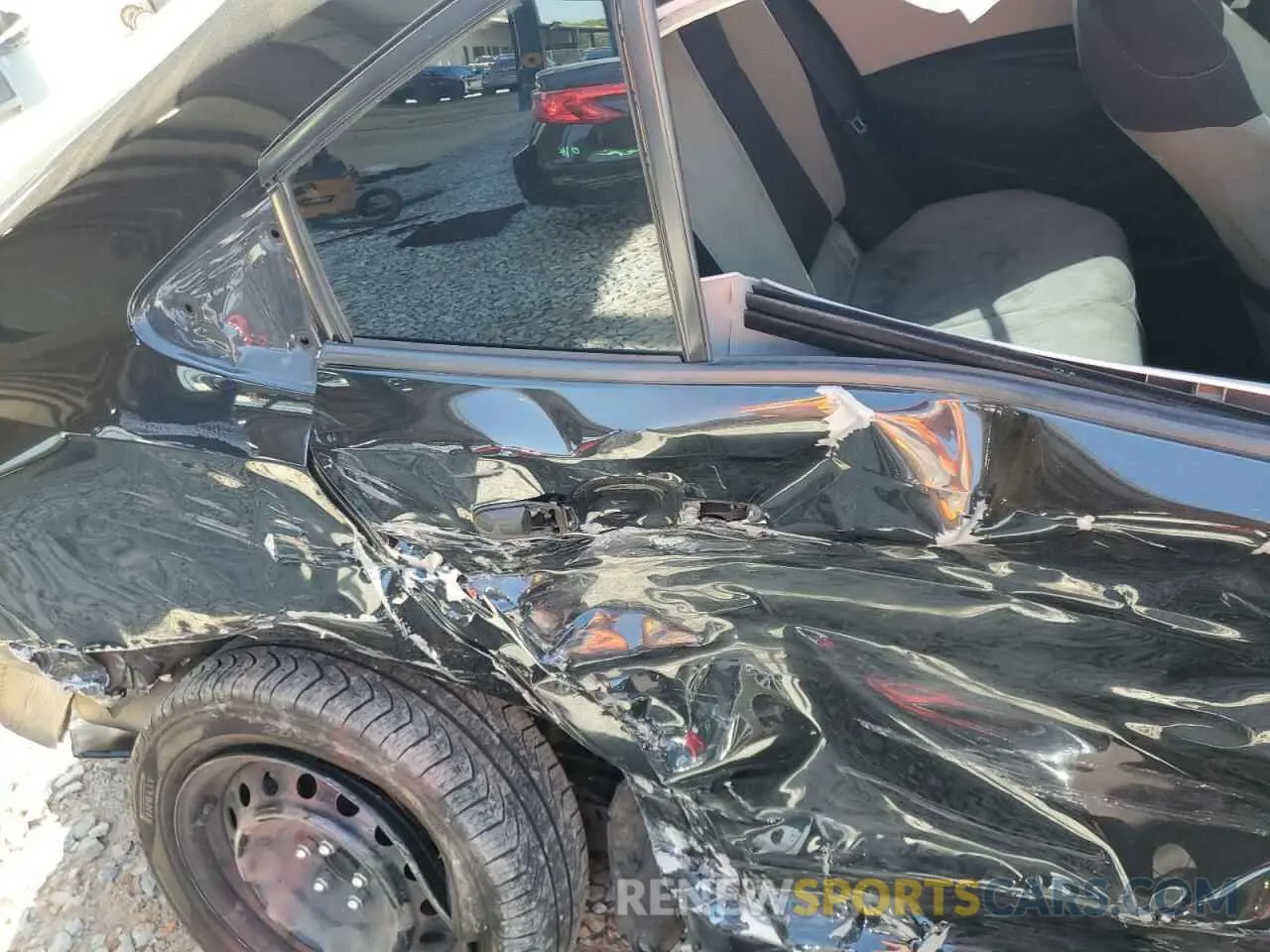 11 Photograph of a damaged car 5YFEPRAE3LP134687 TOYOTA COROLLA 2020
