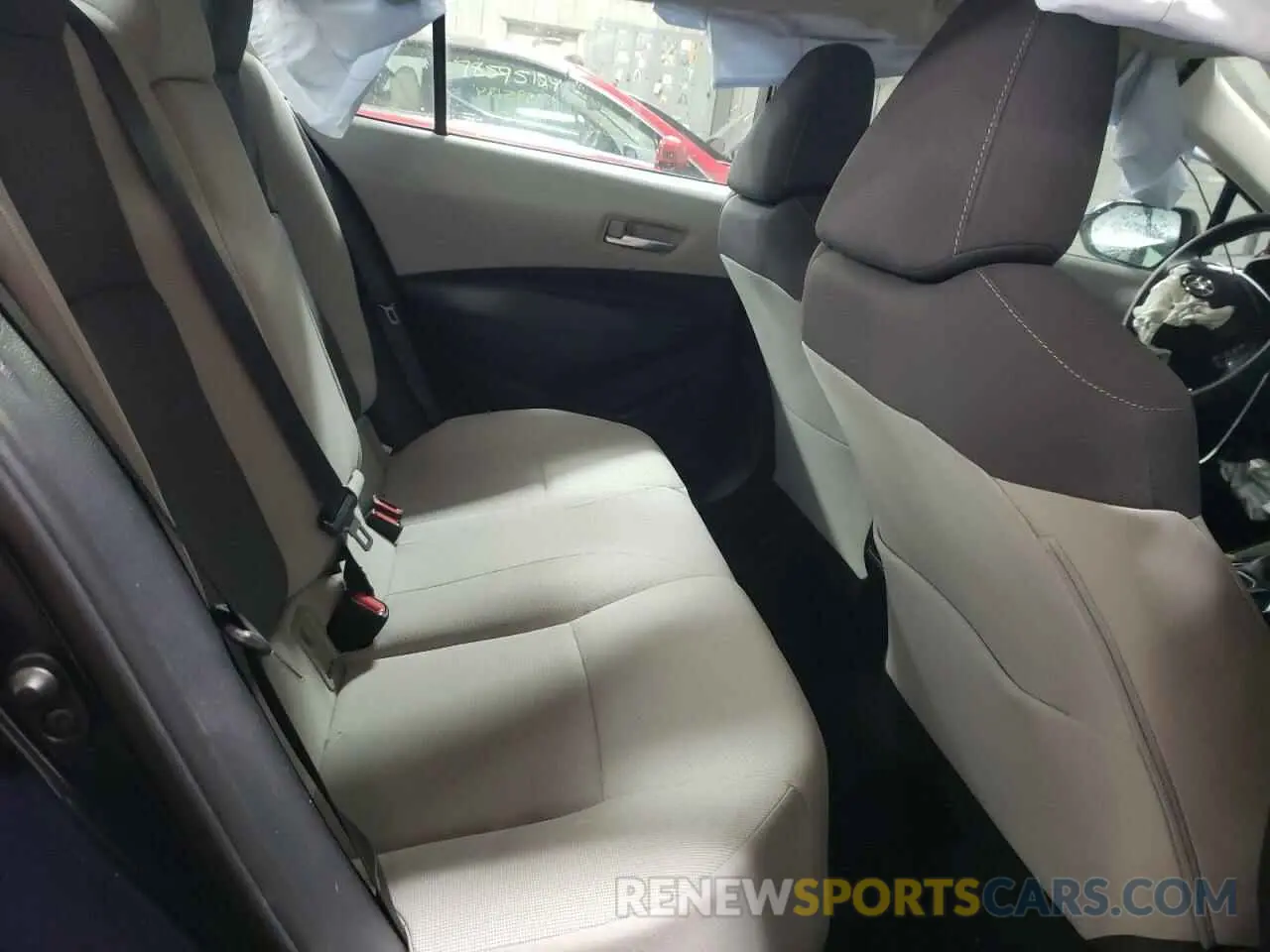 10 Photograph of a damaged car 5YFEPRAE3LP137718 TOYOTA COROLLA 2020