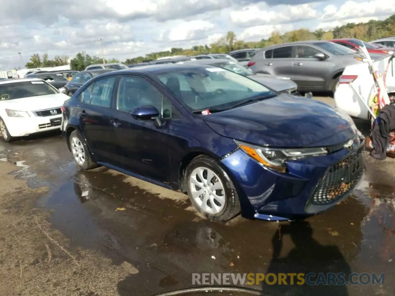 4 Photograph of a damaged car 5YFEPRAE4LP004403 TOYOTA COROLLA 2020