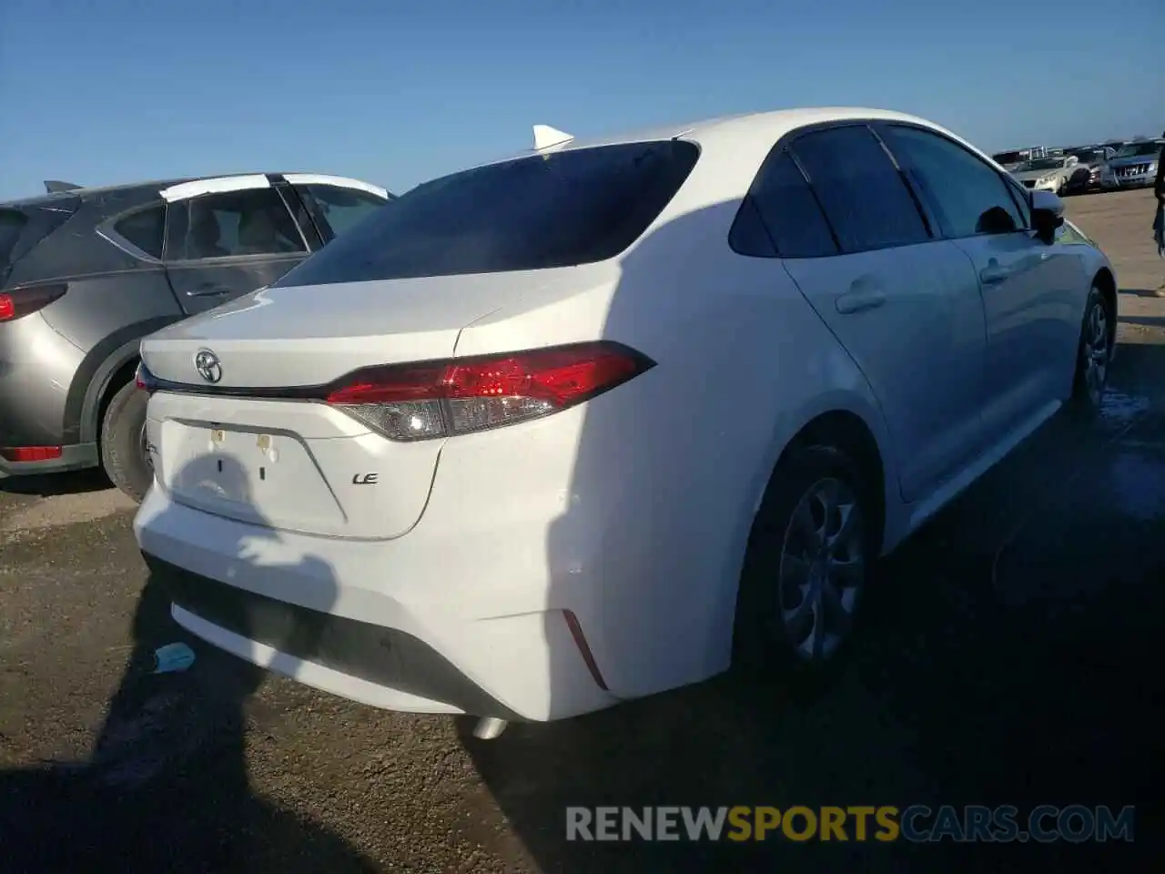 4 Photograph of a damaged car 5YFEPRAE4LP012730 TOYOTA COROLLA 2020