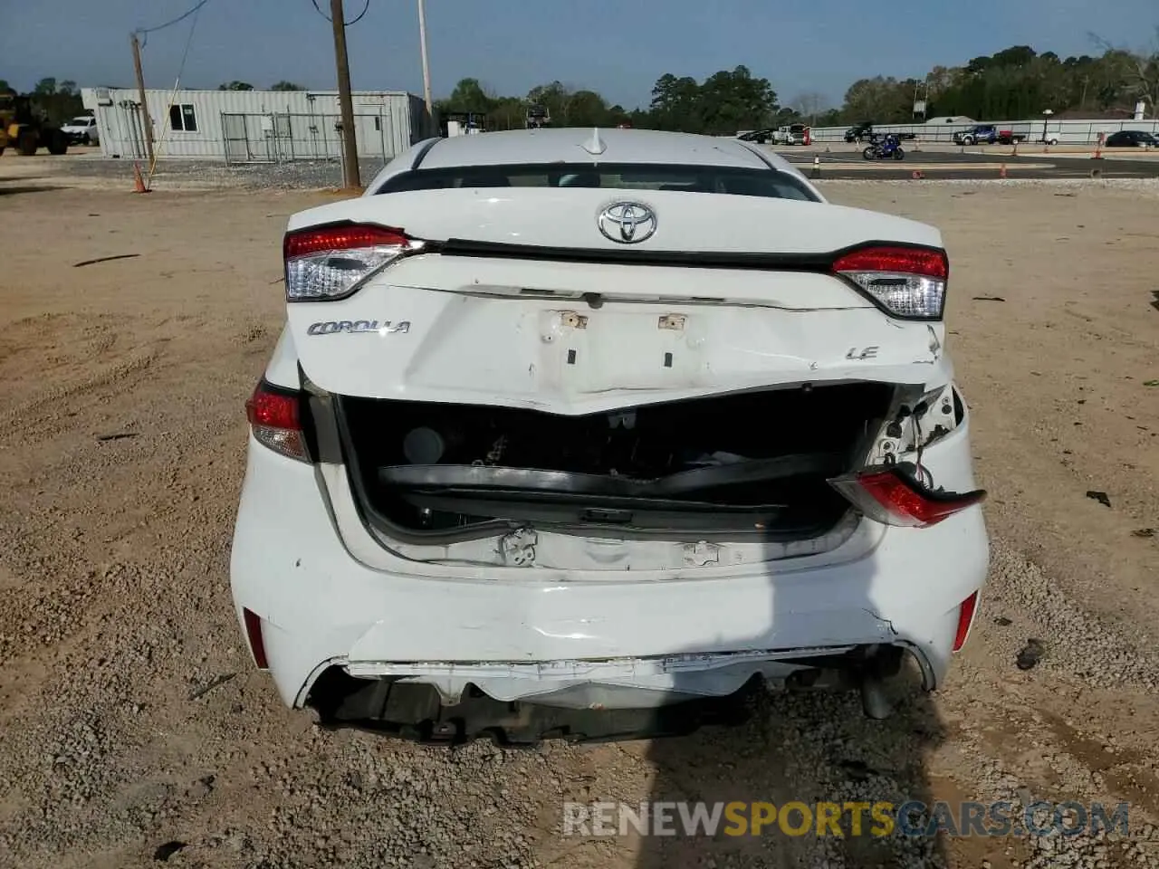 6 Photograph of a damaged car 5YFEPRAE4LP016938 TOYOTA COROLLA 2020