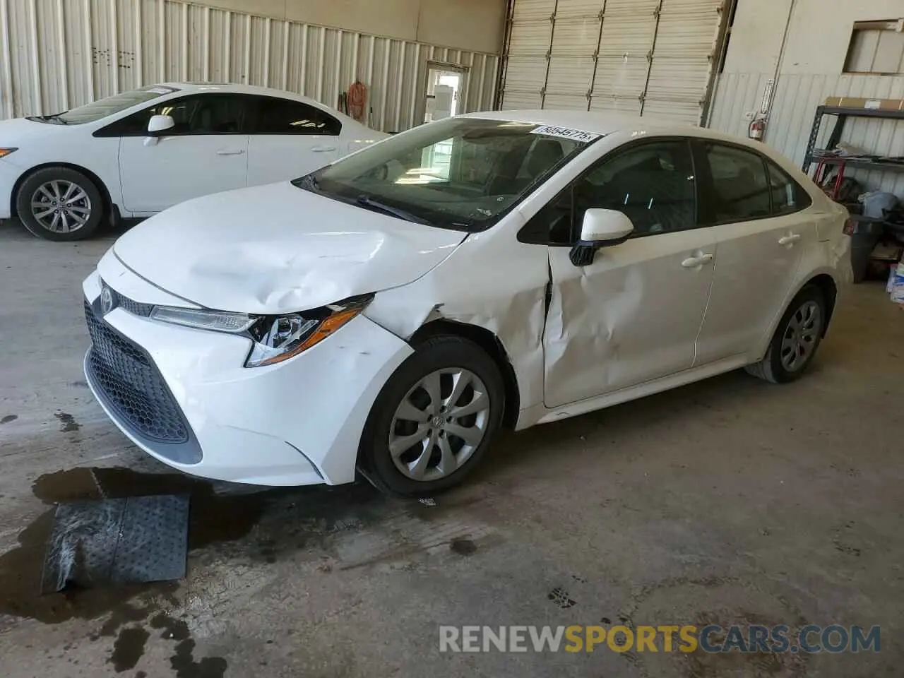 1 Photograph of a damaged car 5YFEPRAE4LP025574 TOYOTA COROLLA 2020