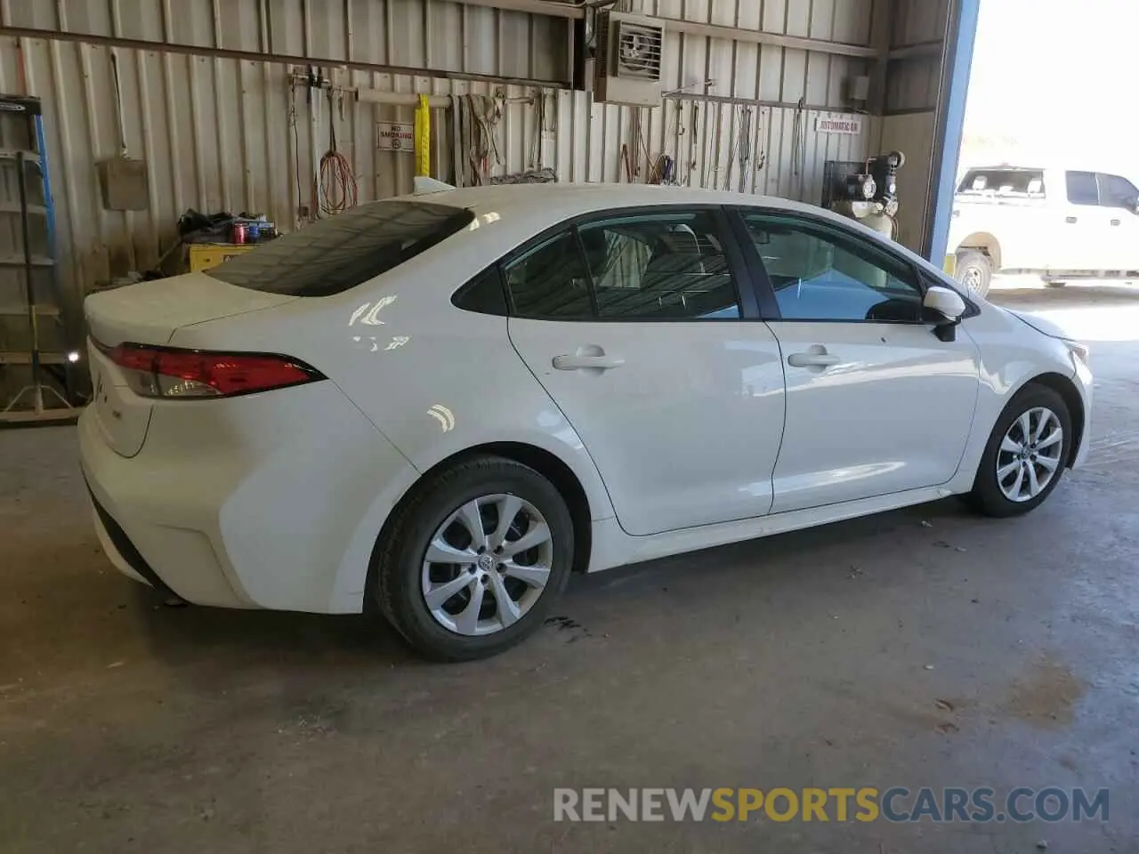 3 Photograph of a damaged car 5YFEPRAE4LP025574 TOYOTA COROLLA 2020