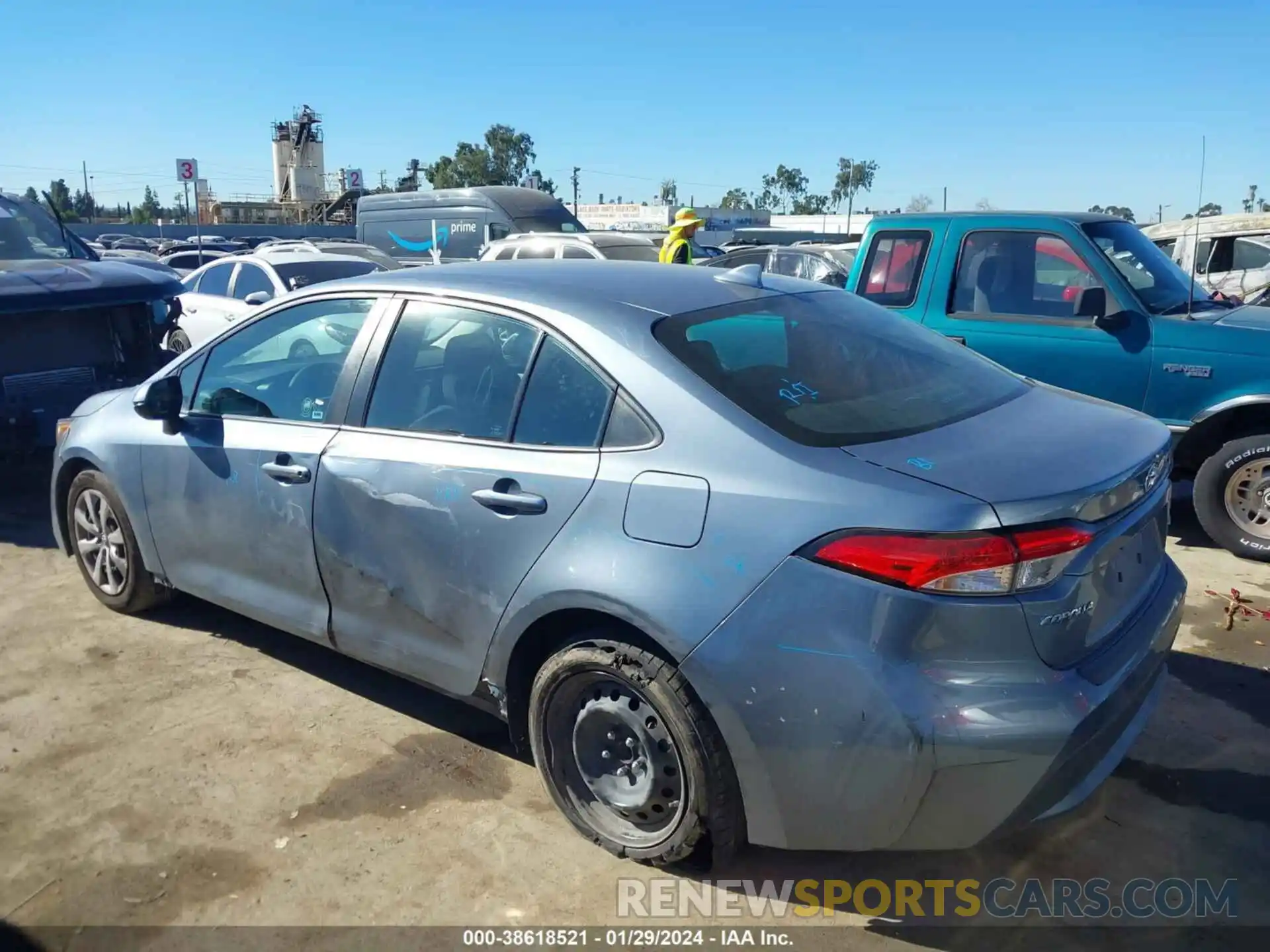 3 Photograph of a damaged car 5YFEPRAE4LP057991 TOYOTA COROLLA 2020