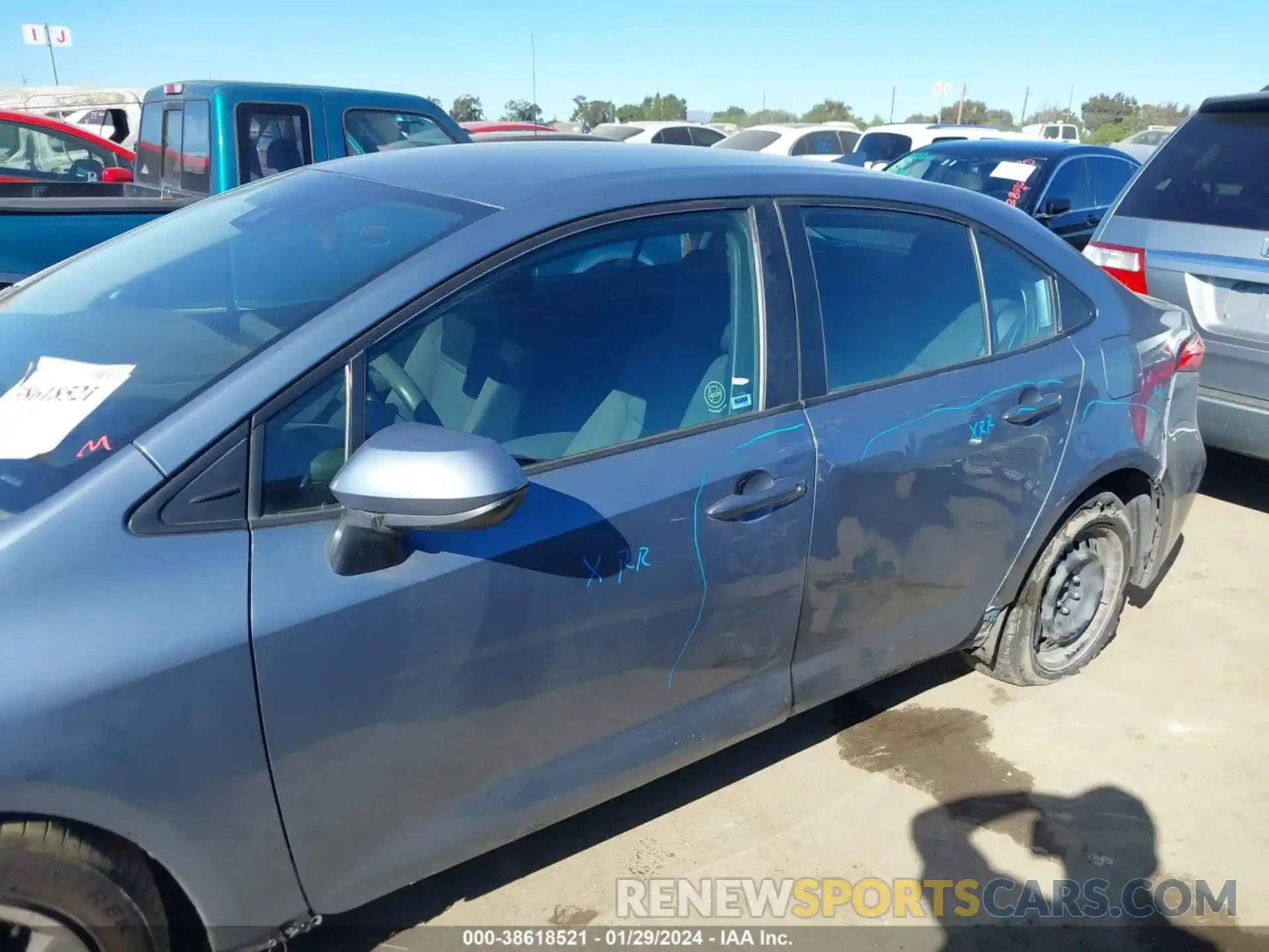 6 Photograph of a damaged car 5YFEPRAE4LP057991 TOYOTA COROLLA 2020