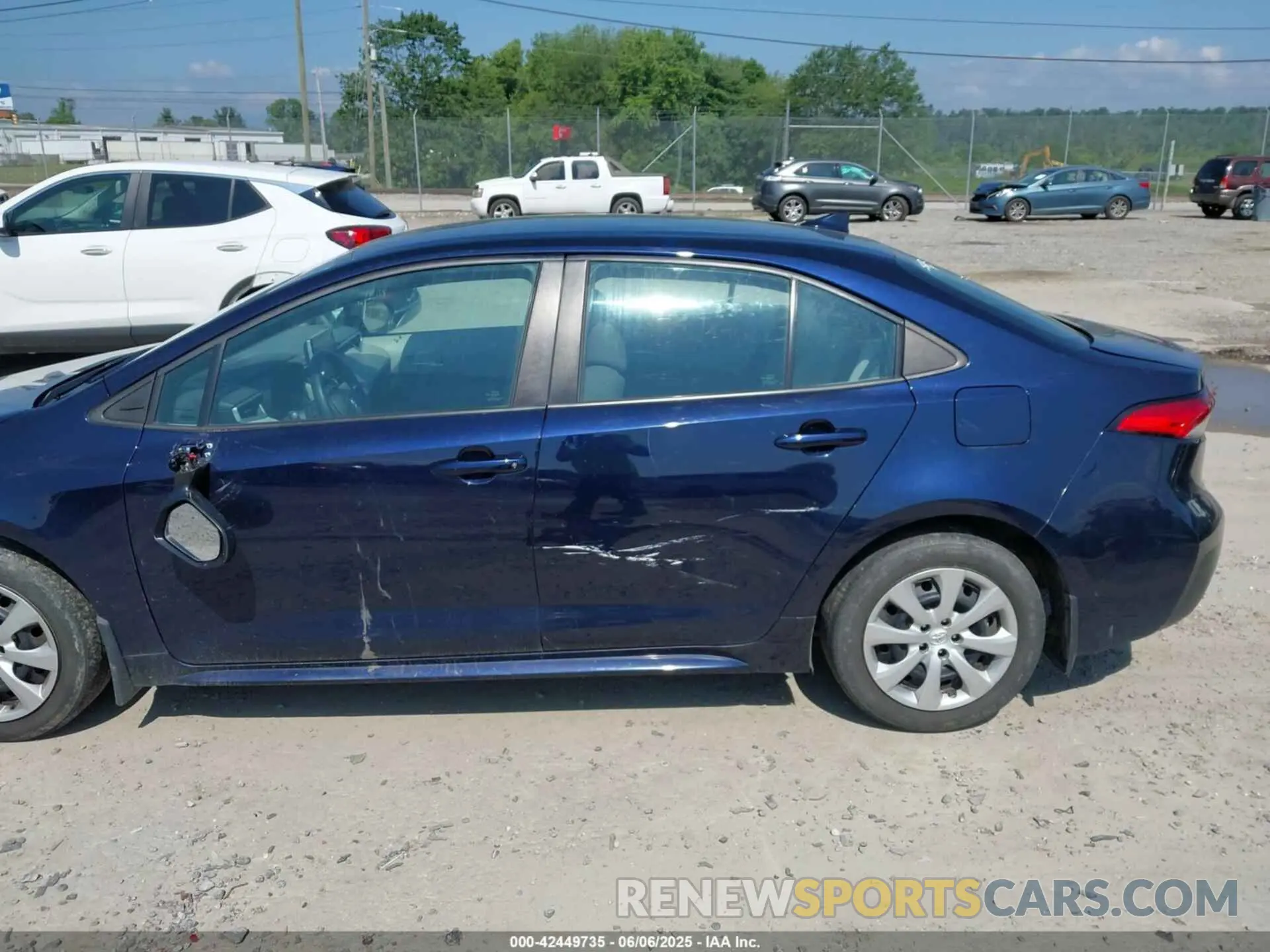 14 Photograph of a damaged car 5YFEPRAE4LP067386 TOYOTA COROLLA 2020