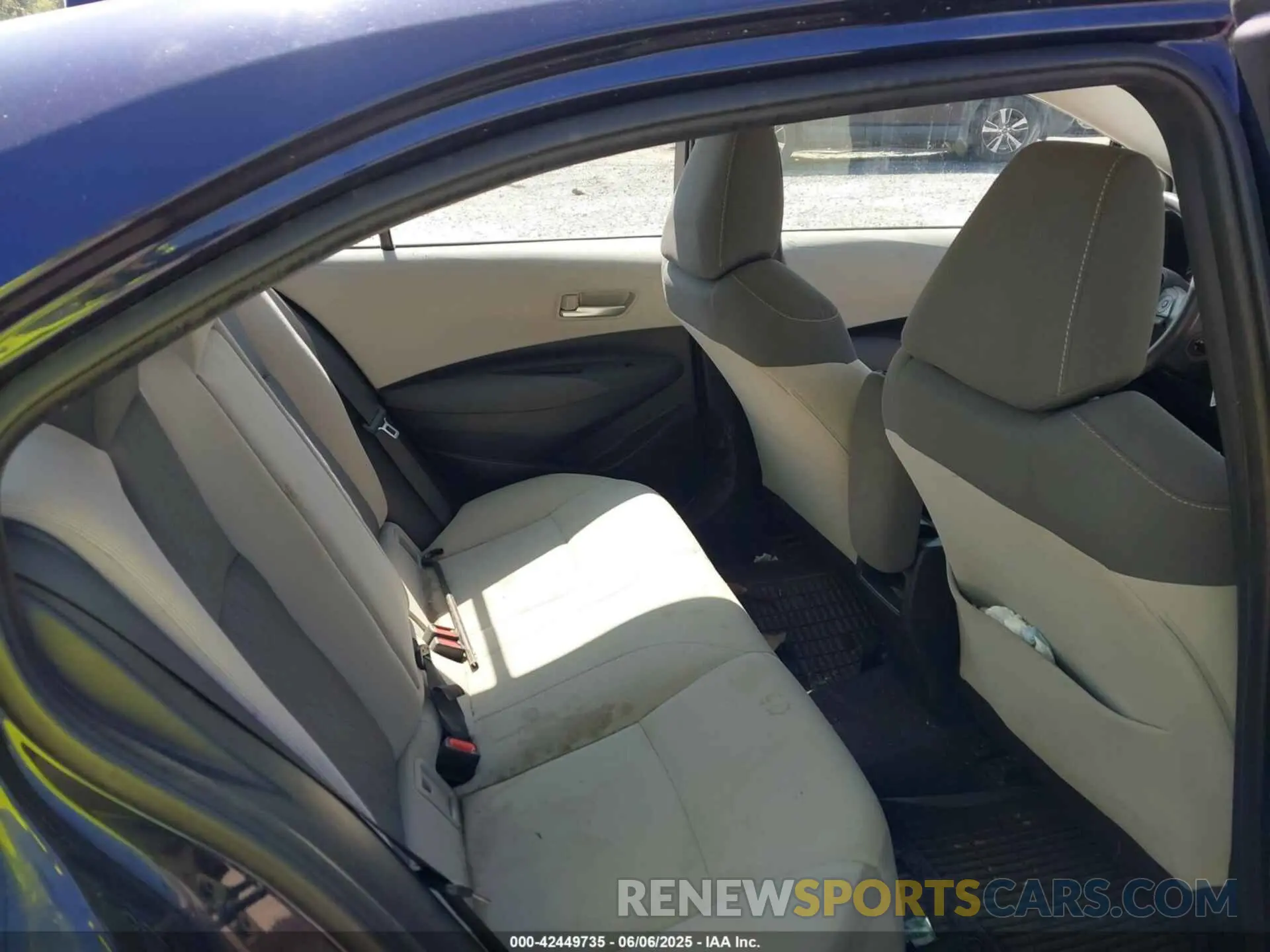8 Photograph of a damaged car 5YFEPRAE4LP067386 TOYOTA COROLLA 2020