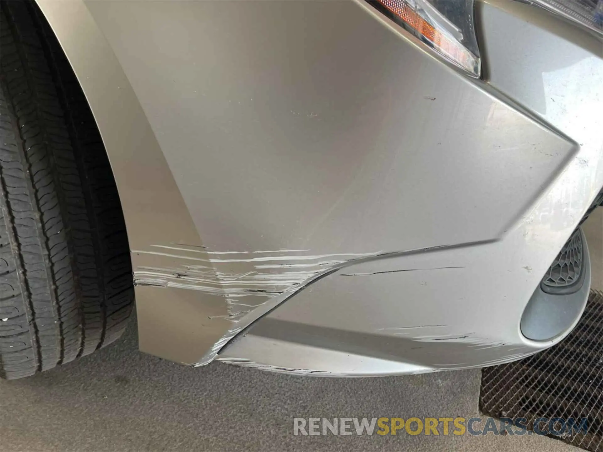 18 Photograph of a damaged car 5YFEPRAE4LP073804 TOYOTA COROLLA 2020