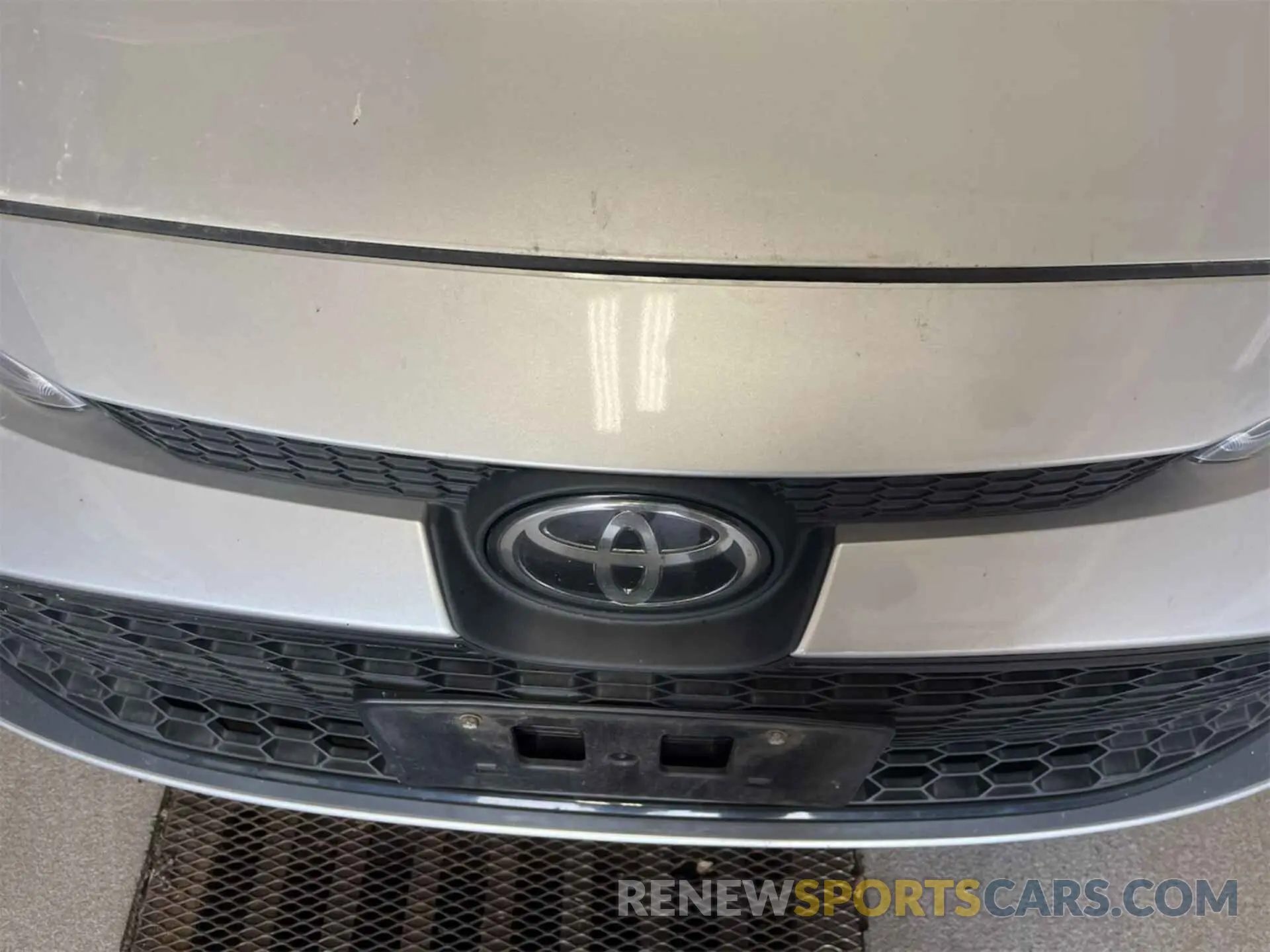 4 Photograph of a damaged car 5YFEPRAE4LP073804 TOYOTA COROLLA 2020