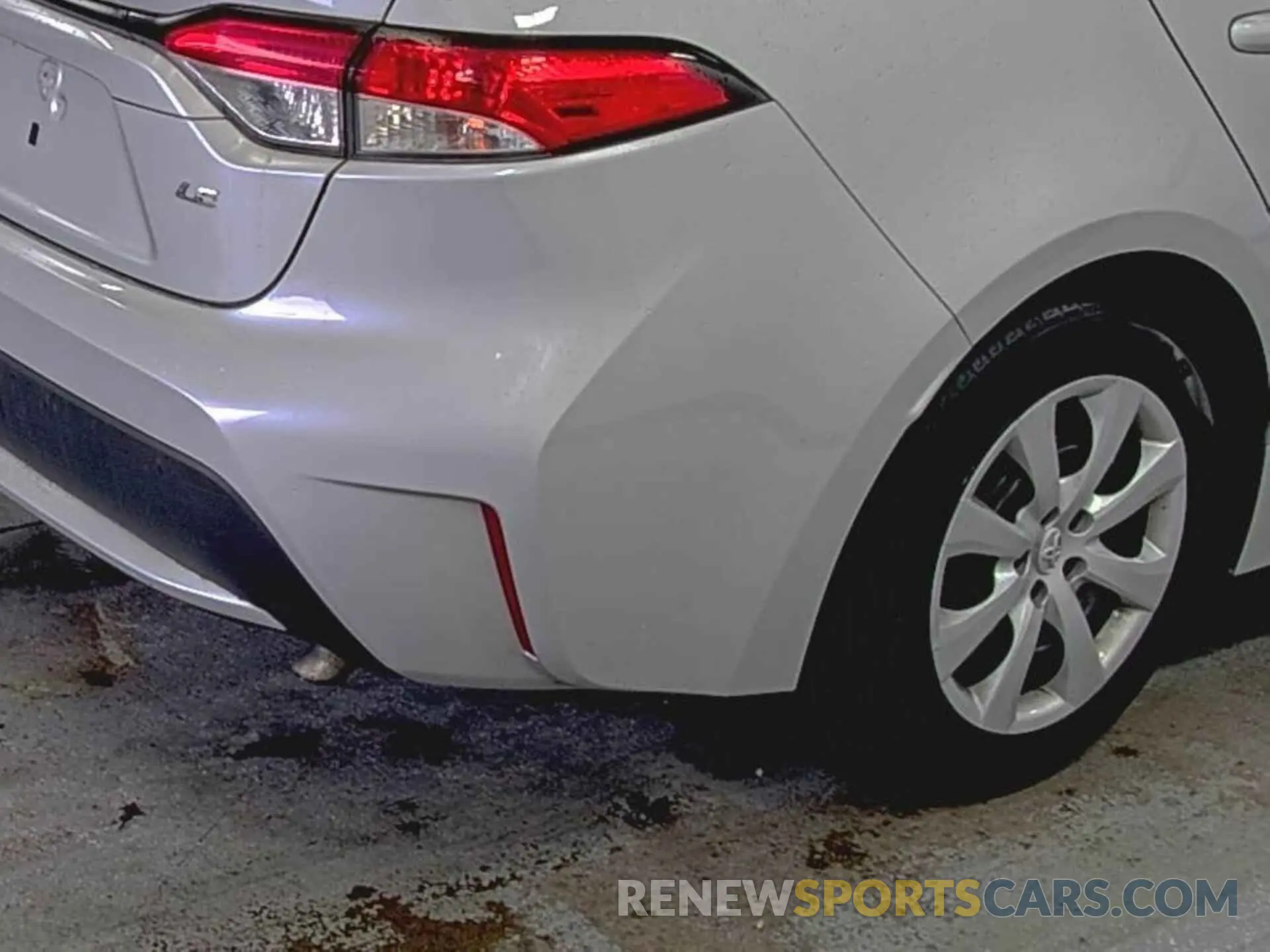 5 Photograph of a damaged car 5YFEPRAE4LP073804 TOYOTA COROLLA 2020