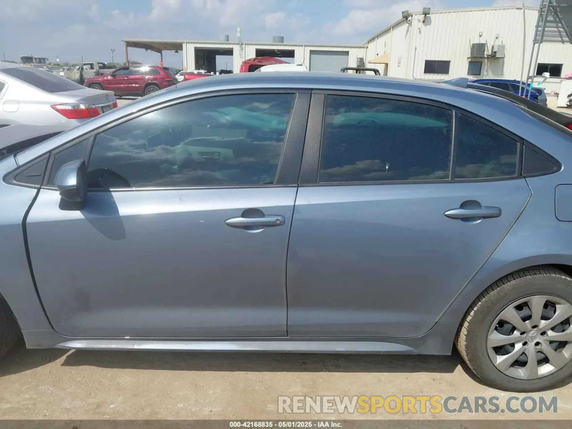 14 Photograph of a damaged car 5YFEPRAE4LP088187 TOYOTA COROLLA 2020