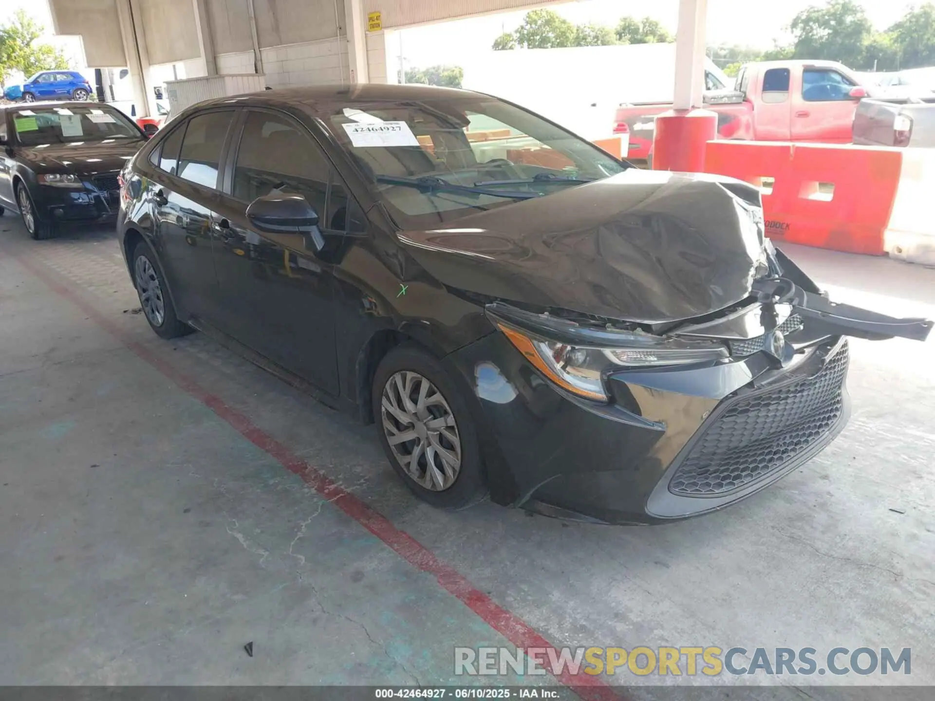 1 Photograph of a damaged car 5YFEPRAE4LP089131 TOYOTA COROLLA 2020