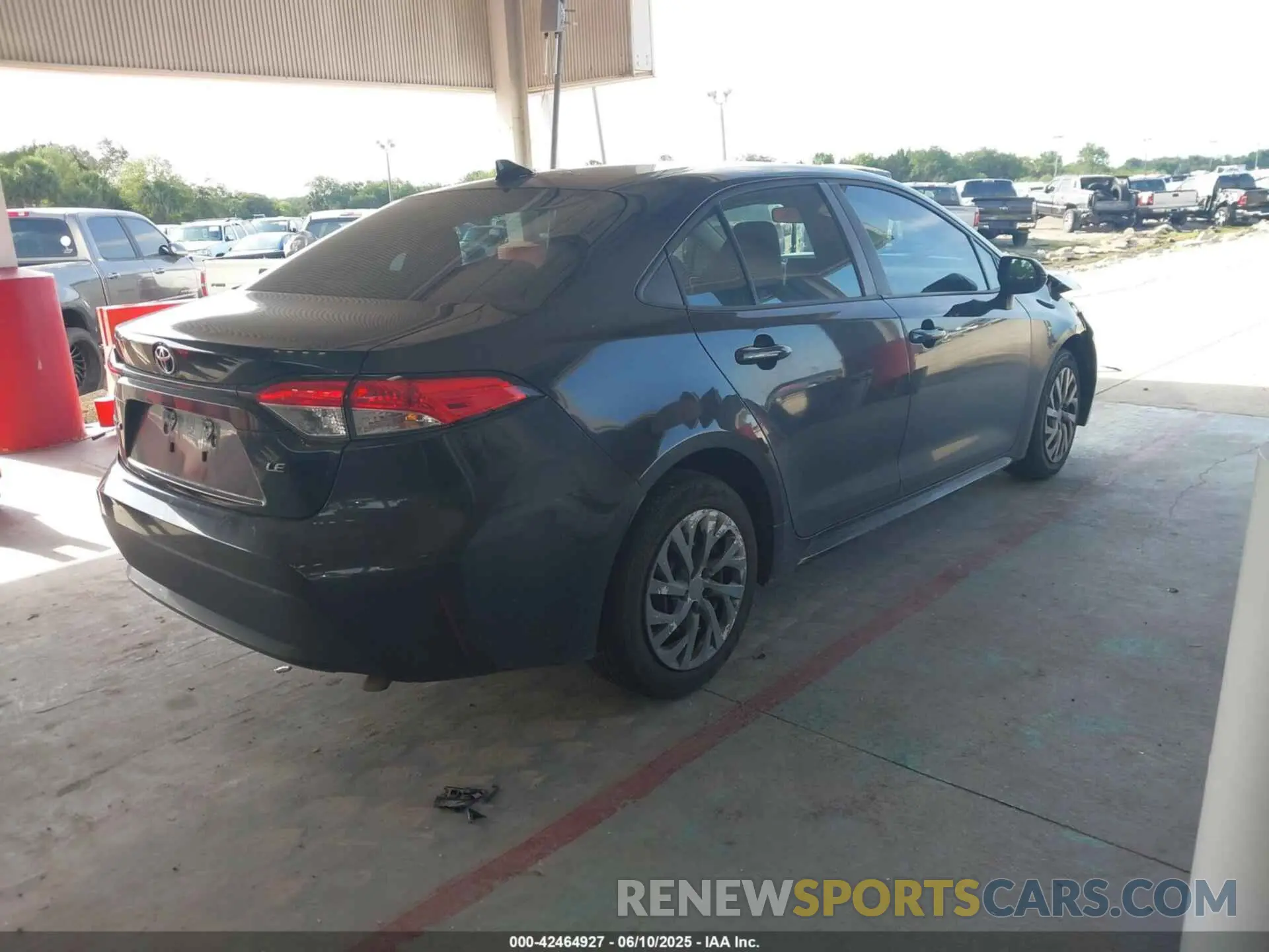 4 Photograph of a damaged car 5YFEPRAE4LP089131 TOYOTA COROLLA 2020