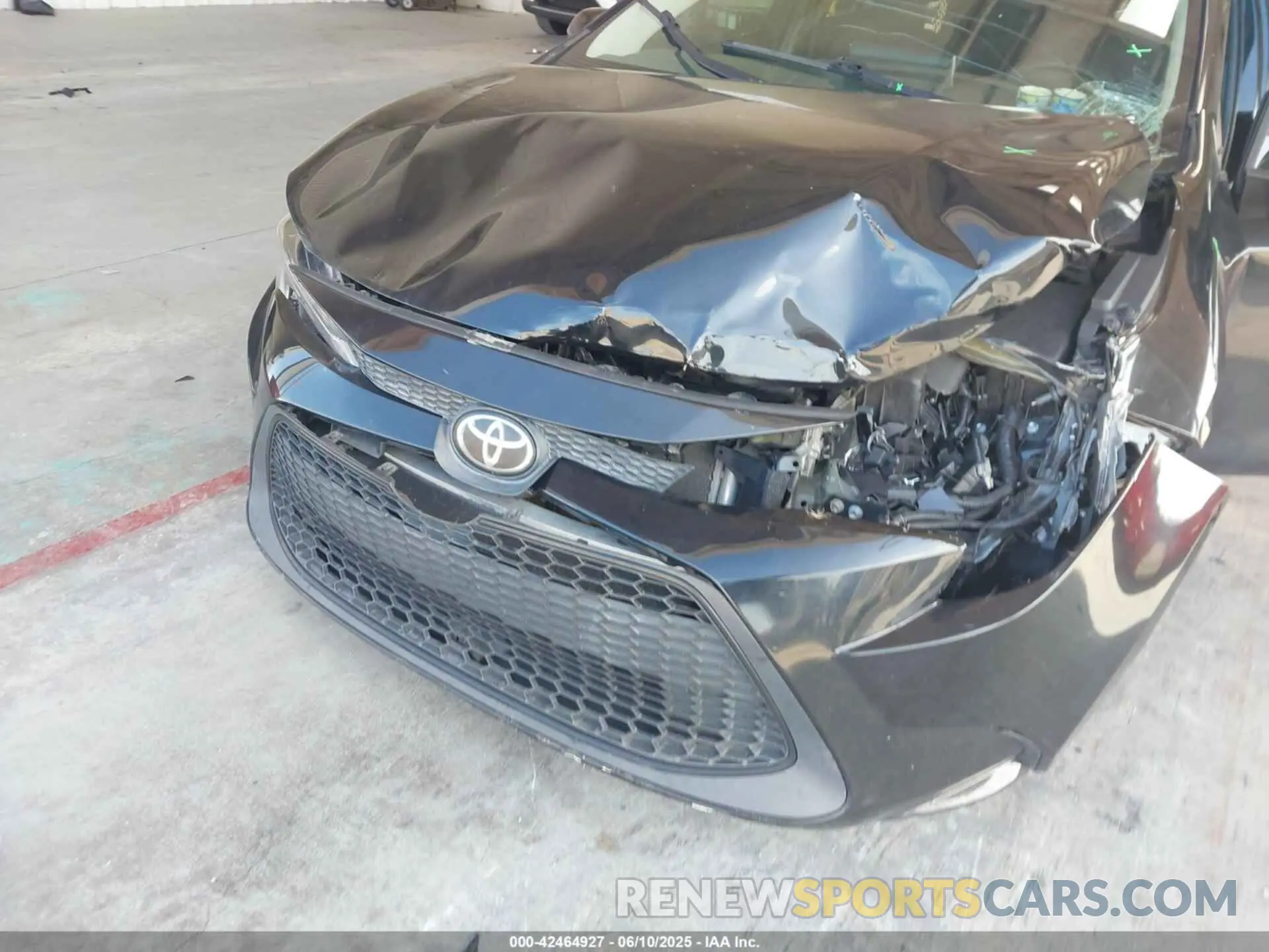 6 Photograph of a damaged car 5YFEPRAE4LP089131 TOYOTA COROLLA 2020
