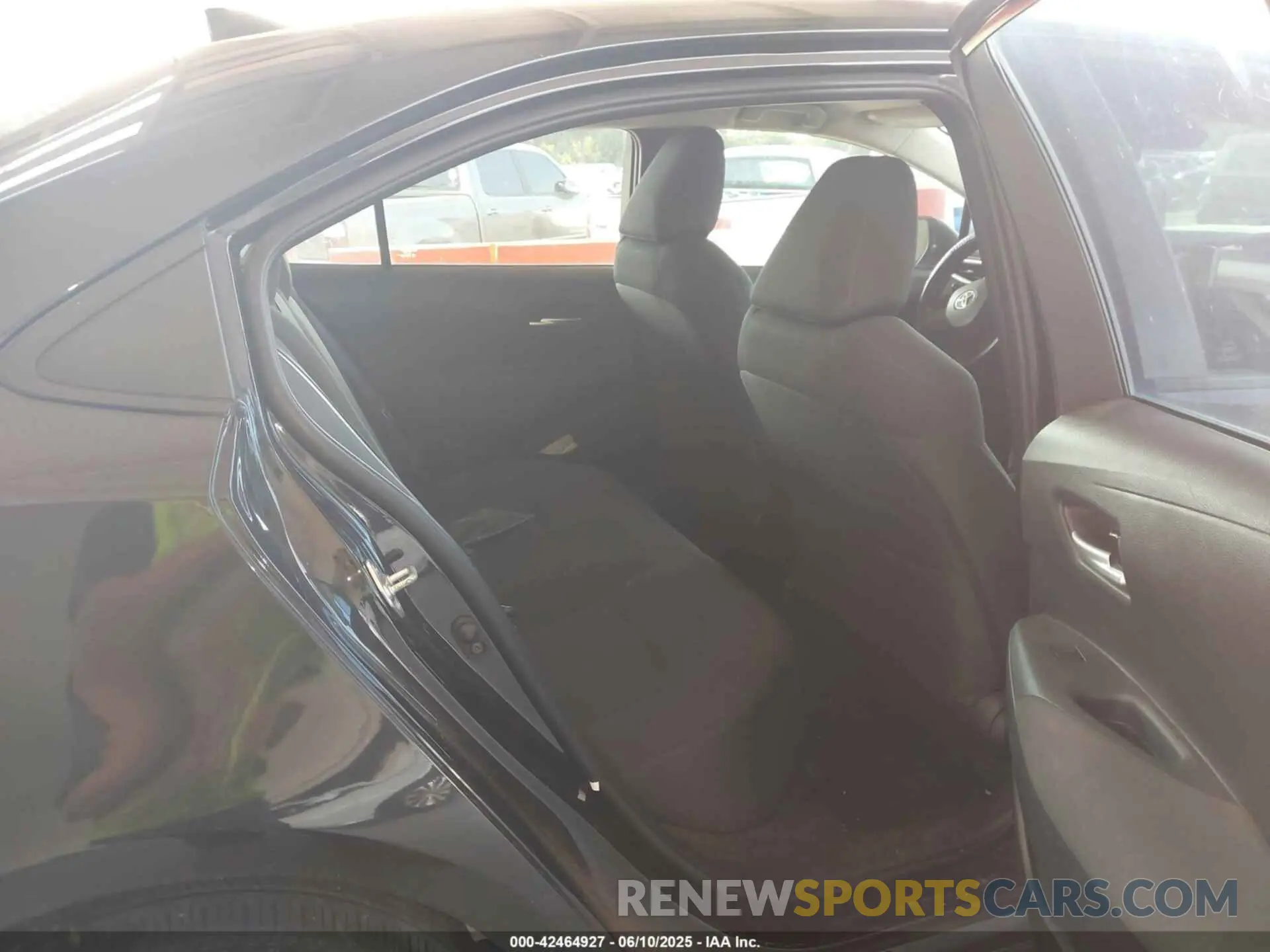 8 Photograph of a damaged car 5YFEPRAE4LP089131 TOYOTA COROLLA 2020