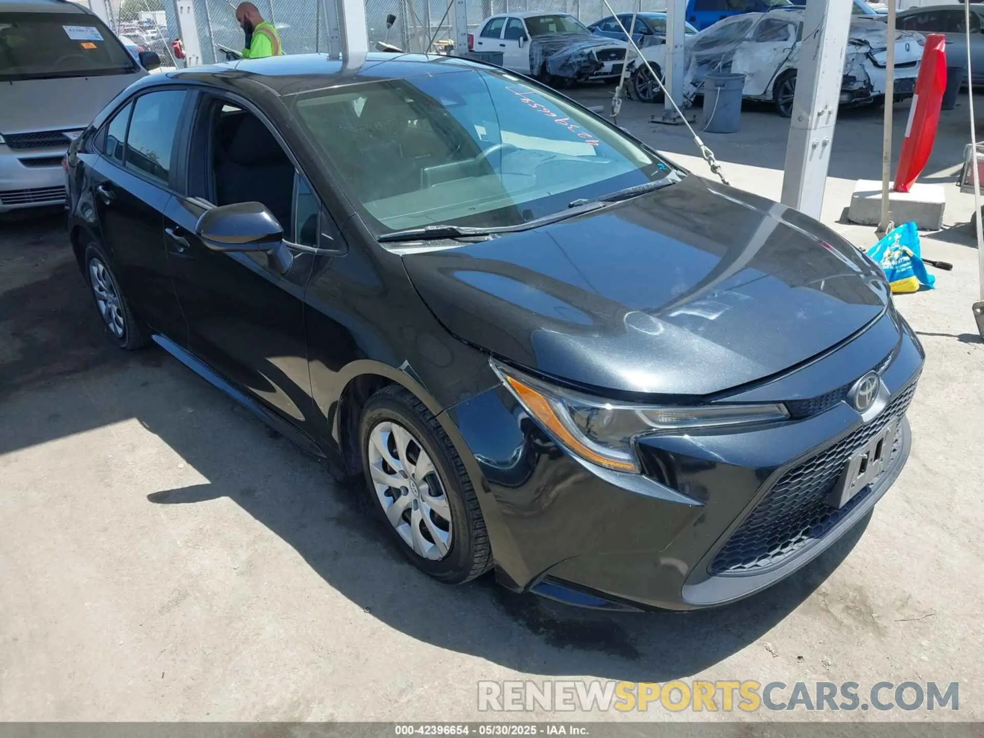 1 Photograph of a damaged car 5YFEPRAE4LP095365 TOYOTA COROLLA 2020
