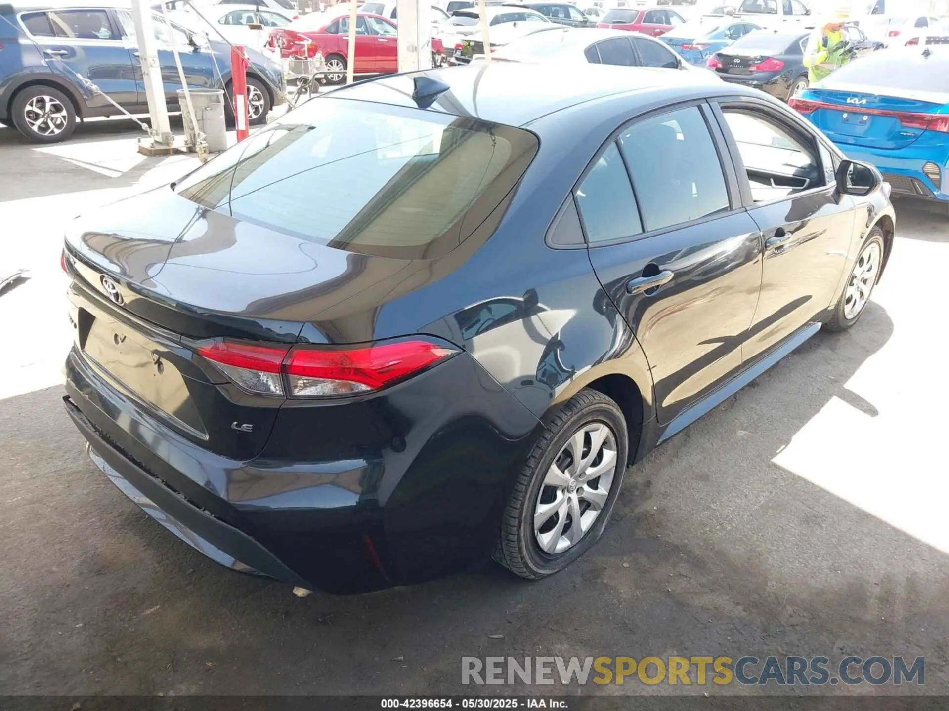 4 Photograph of a damaged car 5YFEPRAE4LP095365 TOYOTA COROLLA 2020
