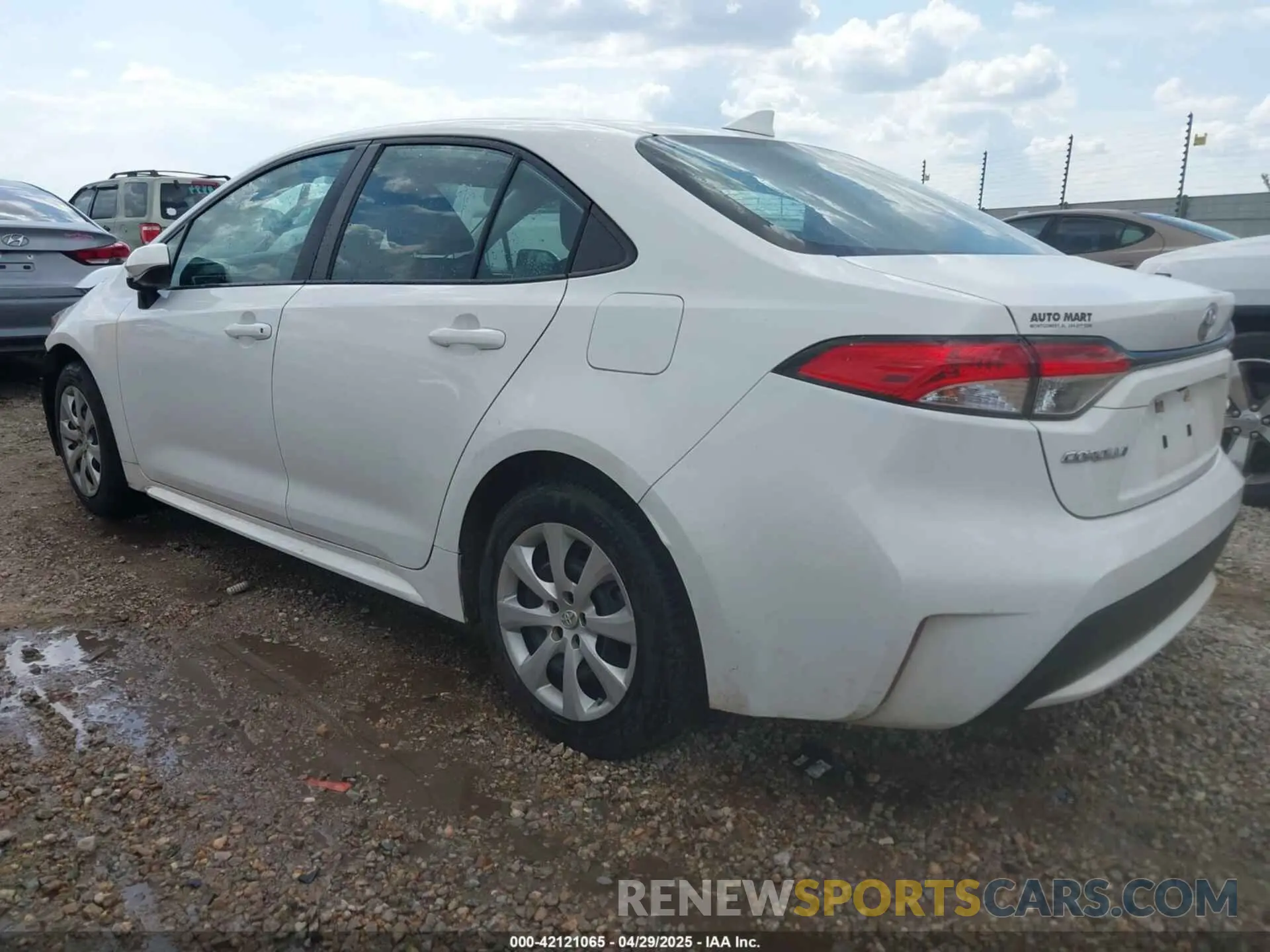 3 Photograph of a damaged car 5YFEPRAE4LP095592 TOYOTA COROLLA 2020