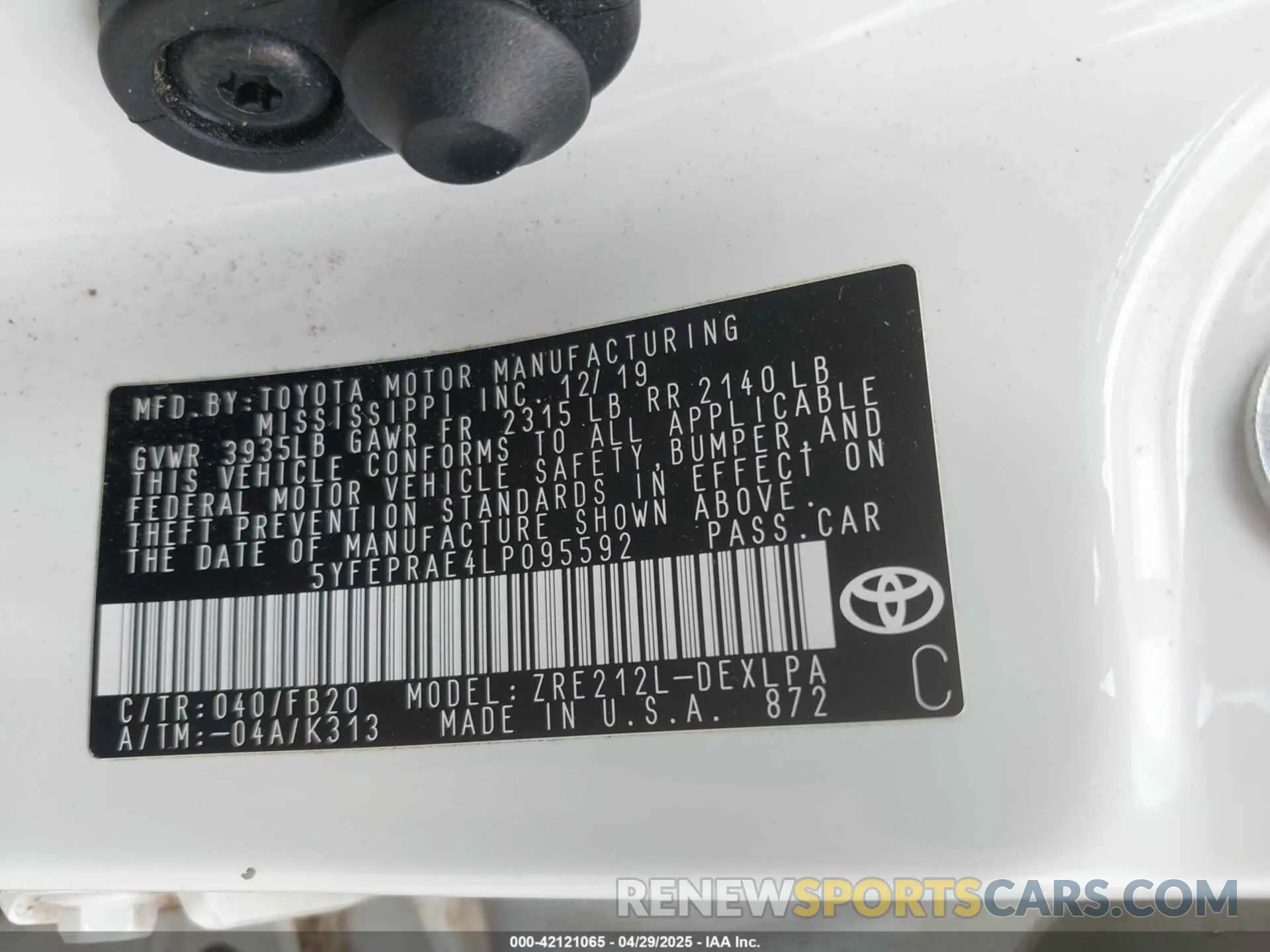 9 Photograph of a damaged car 5YFEPRAE4LP095592 TOYOTA COROLLA 2020