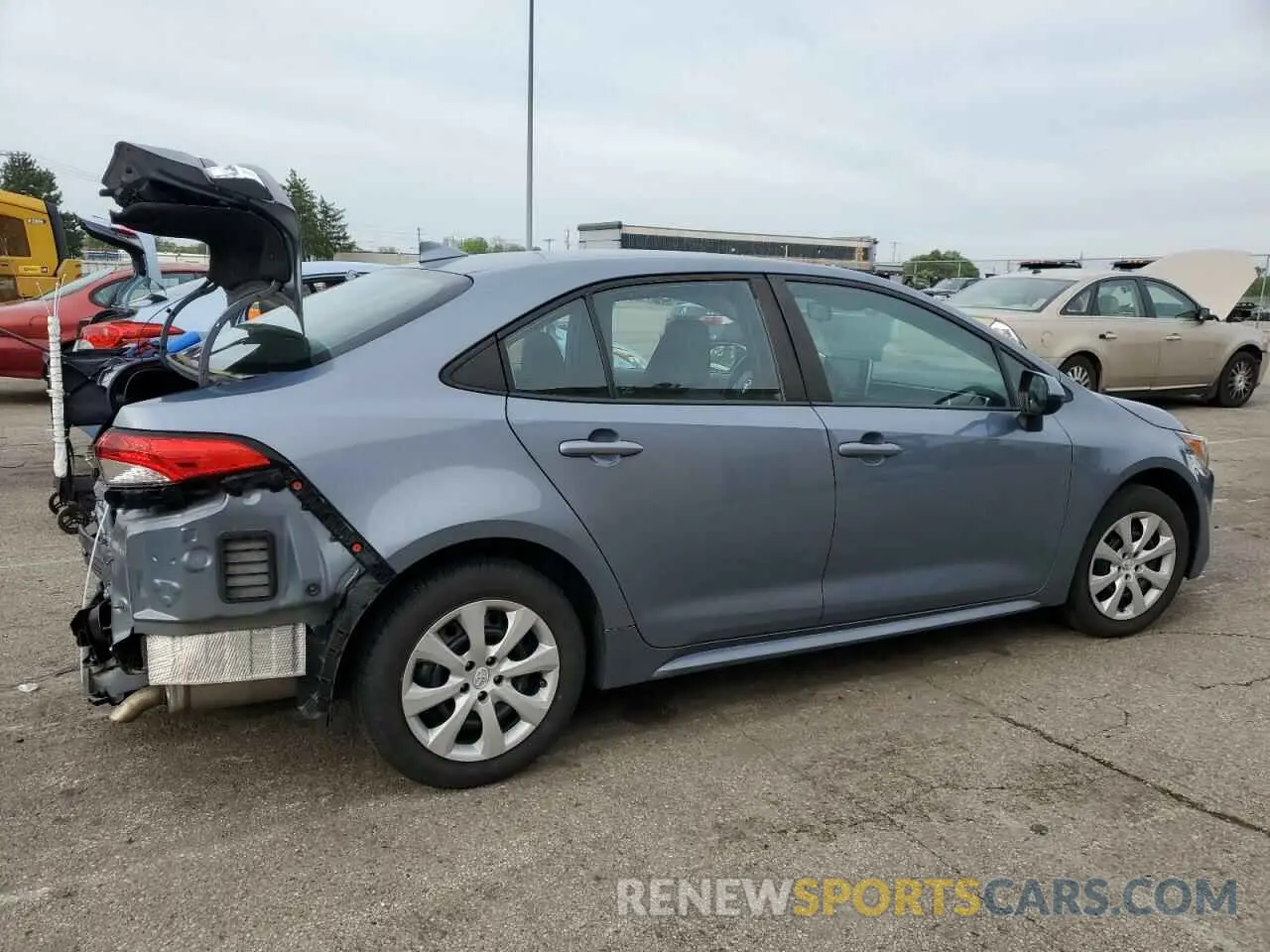 3 Photograph of a damaged car 5YFEPRAE4LP105232 TOYOTA COROLLA 2020